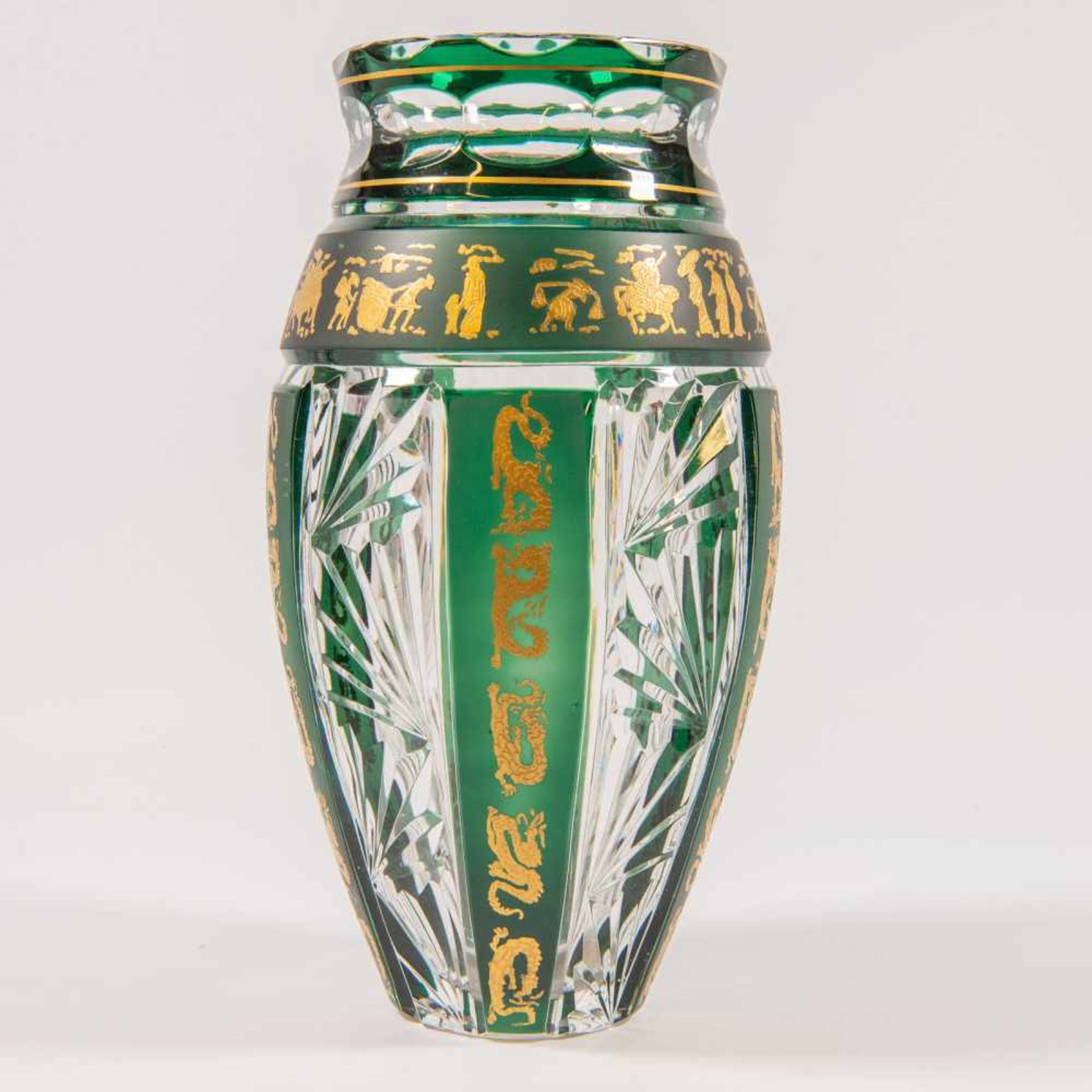 Large crystal vase with asian figurines, marked Val Saint Lambert Length: 0 cm , Width: 0 cm, Hight: - Bild 7 aus 8