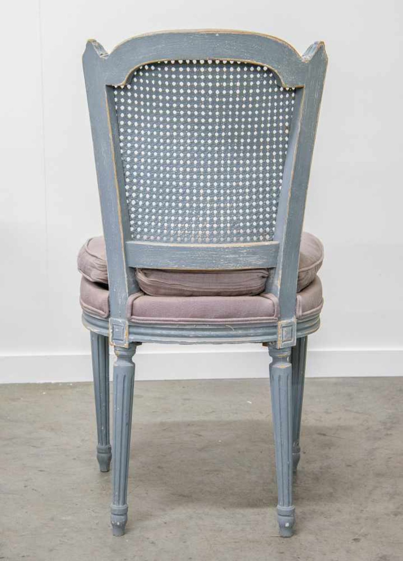 Set of 6 chairs in Louis XVI style, patinated blue and finished with a cushion. (1 to restore) - Bild 7 aus 9