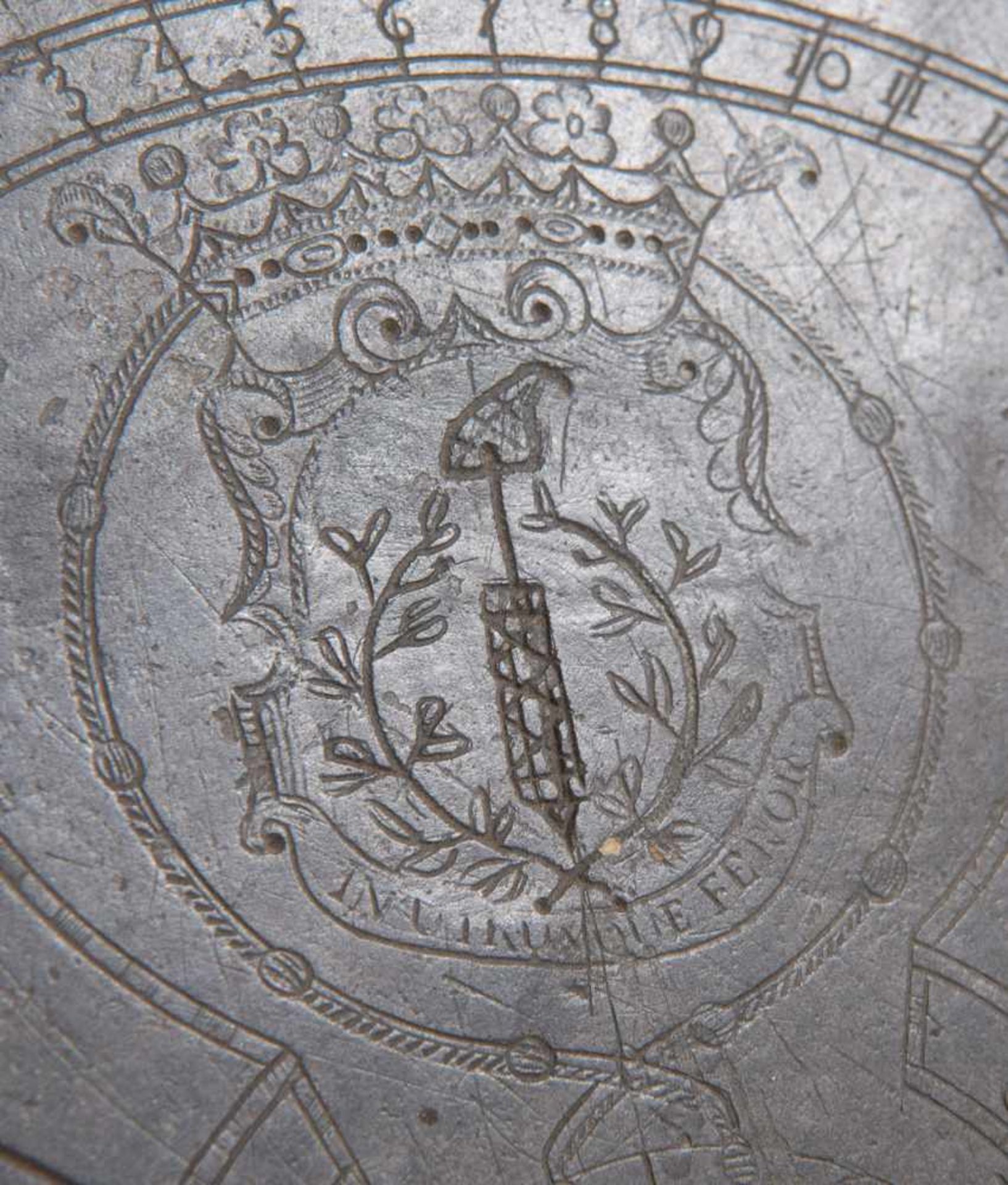 Slate rock sundial, 1798, engraved with latin: 'inuirom que fenor'. Lunar calendar. Length: 40 - Bild 8 aus 10