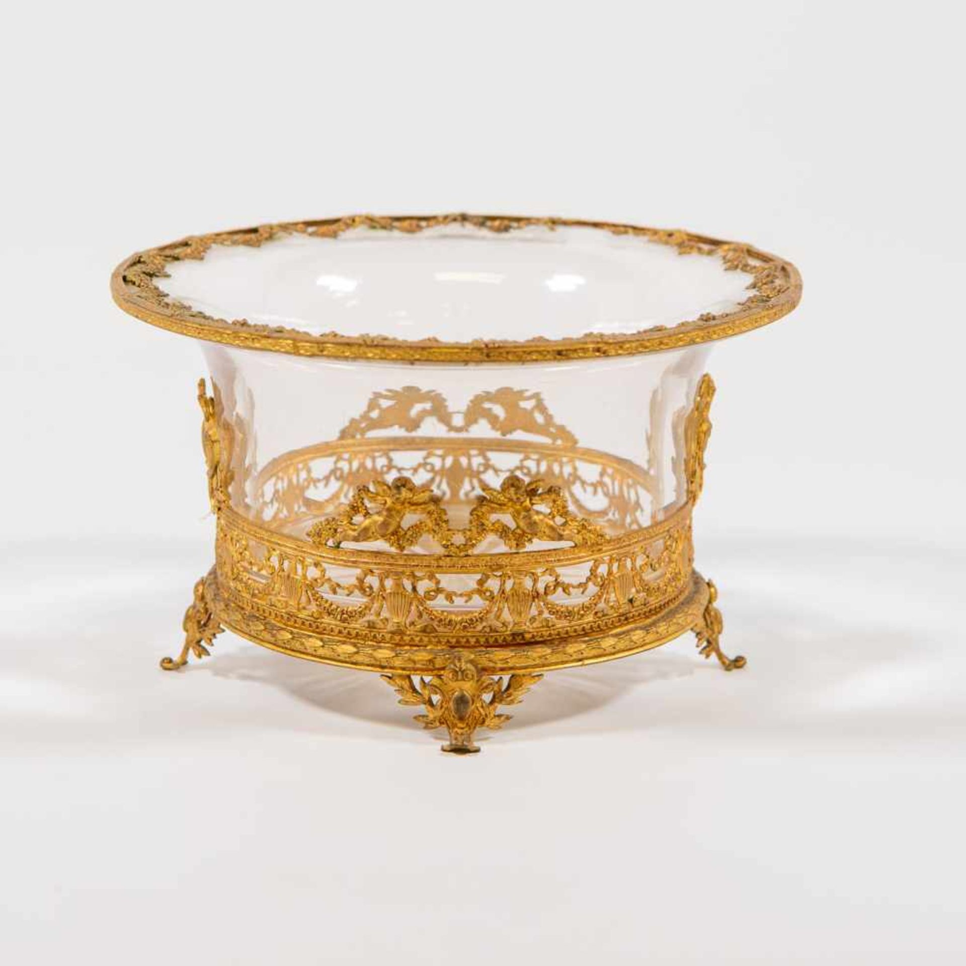 19th century bronze and etched glass bowl gold plated, decorated with flowers and putti. Length: 0 - Bild 2 aus 7