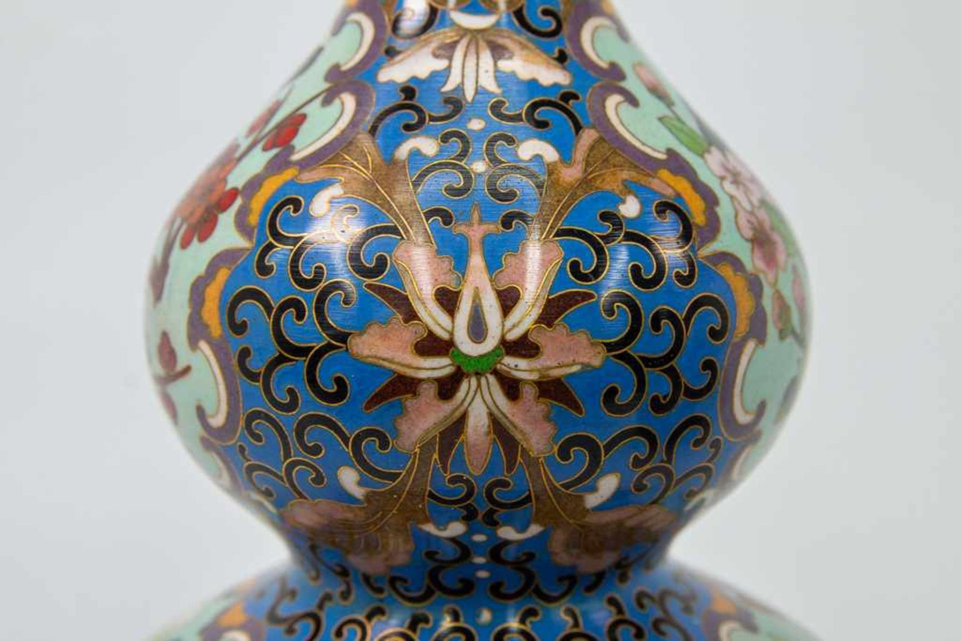 Pair of CloisonnÈ vases - Bild 11 aus 12