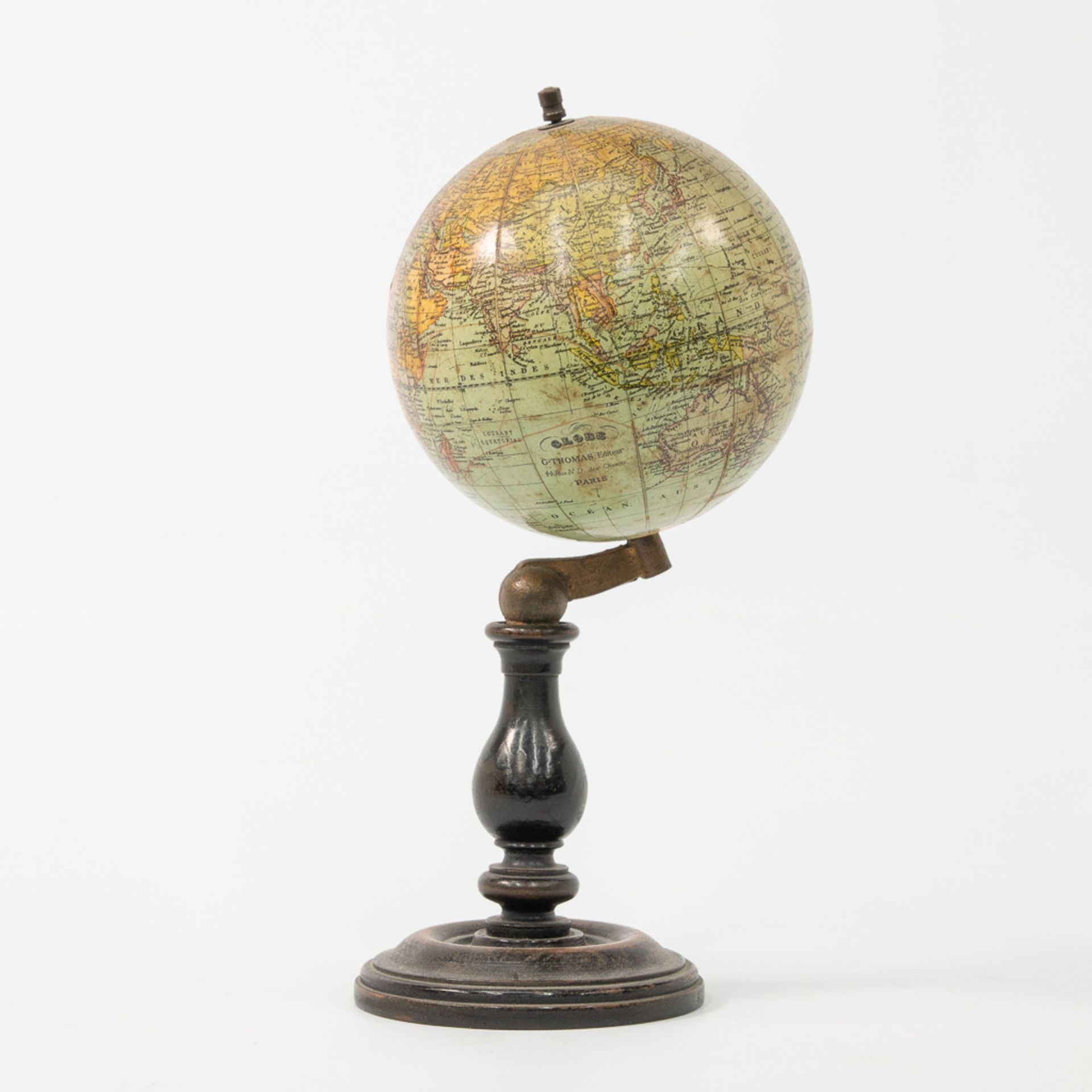 G. Thomas, Globe - Image 5 of 8