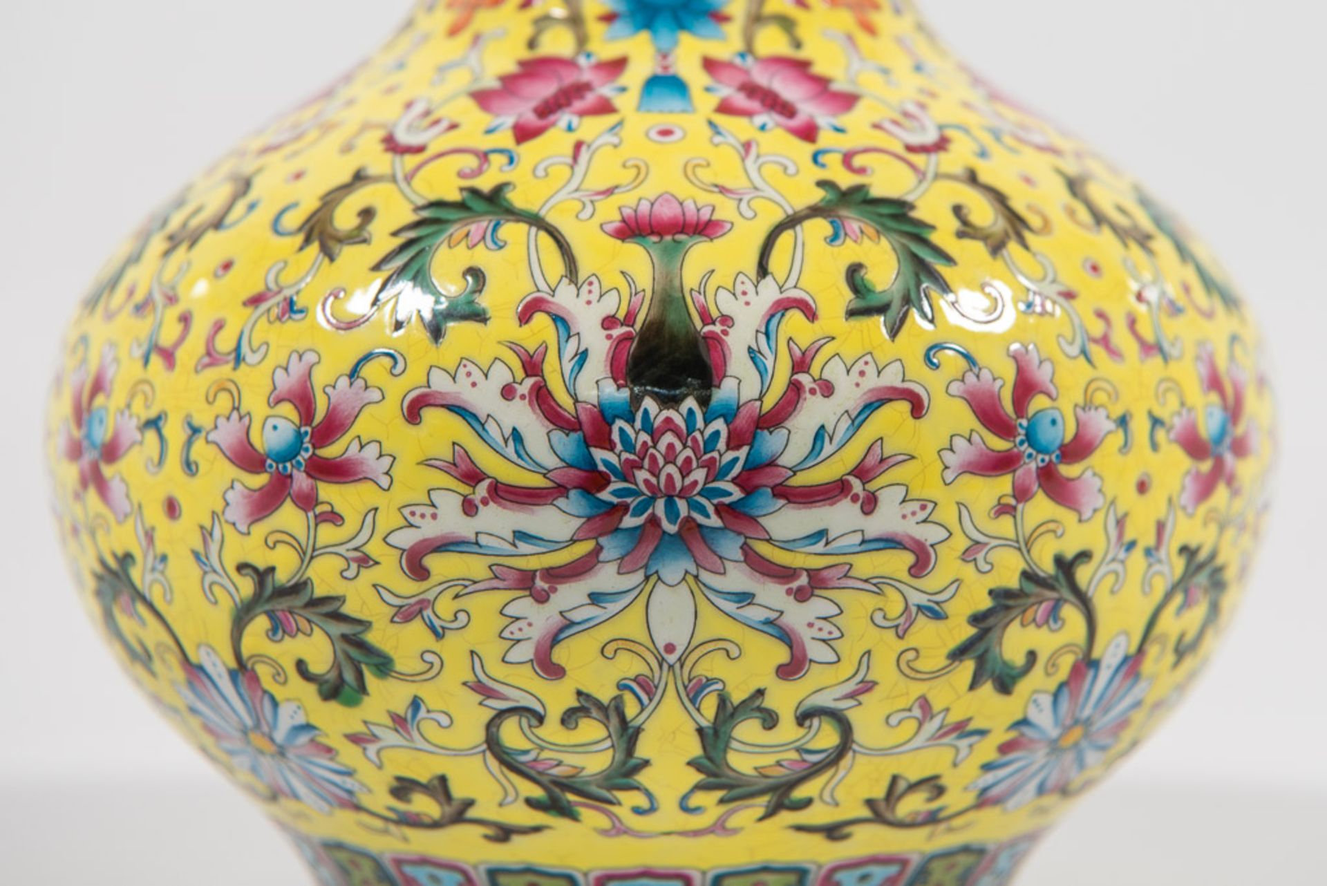 Chinese Vase with Jiaqing mark - Bild 7 aus 8