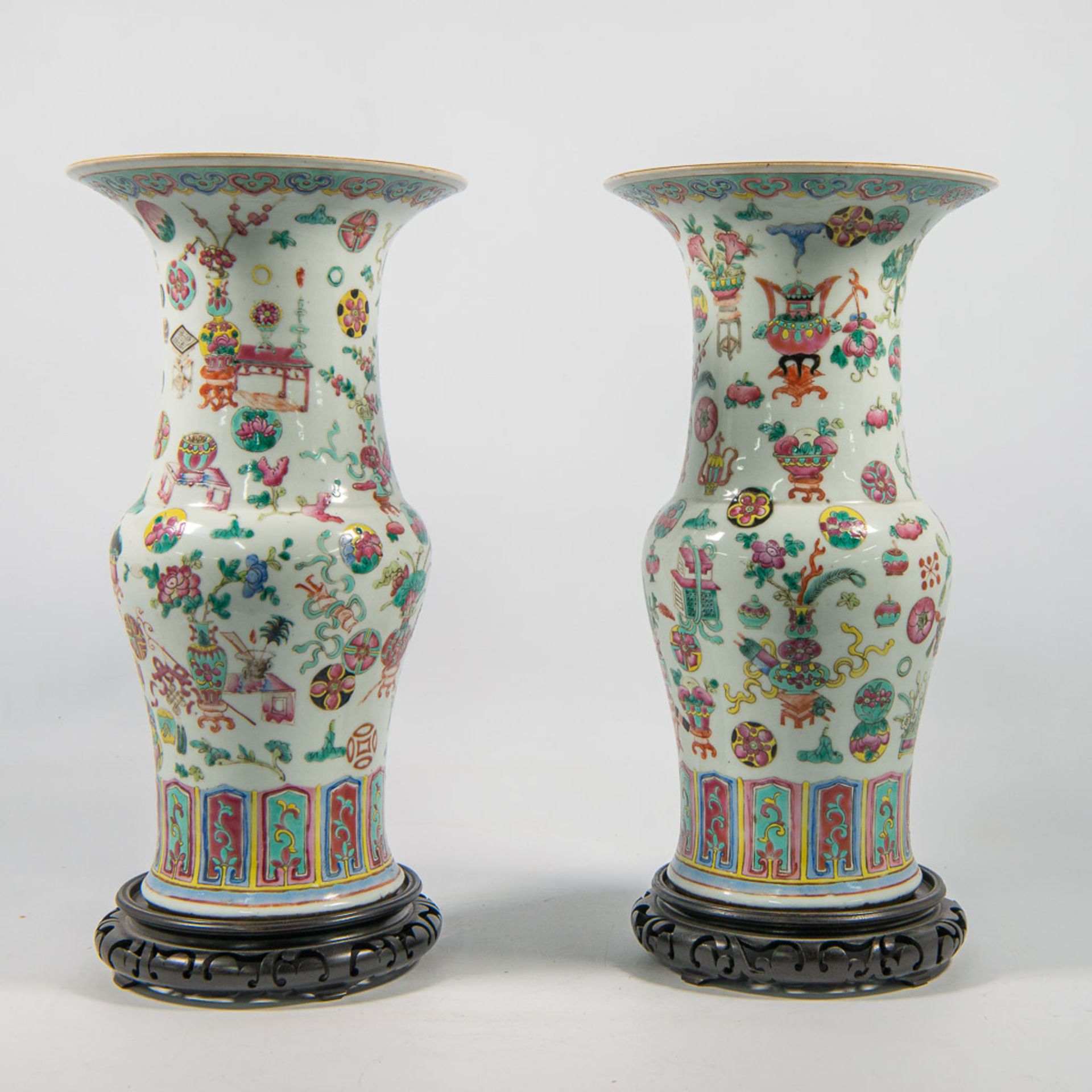 Pair of Chinese vases - Image 3 of 11