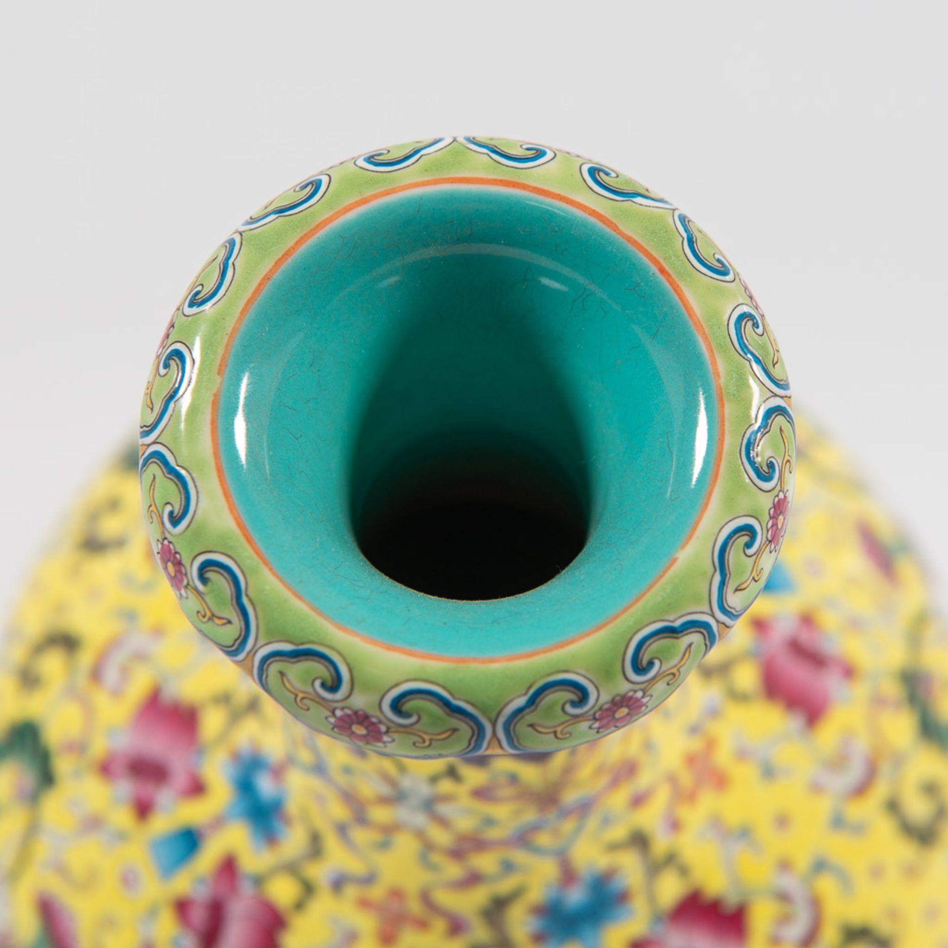 Chinese Vase with Jiaqing mark - Bild 5 aus 8