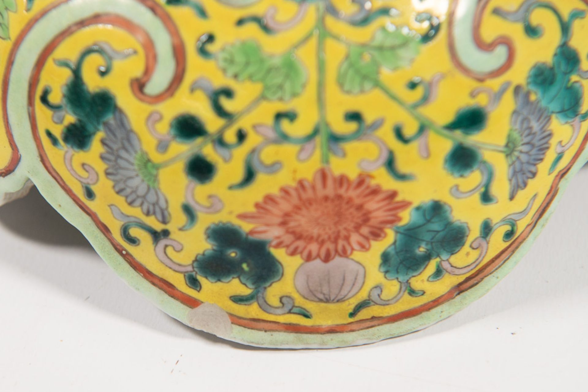 Chinese Tulip vase - Image 9 of 15