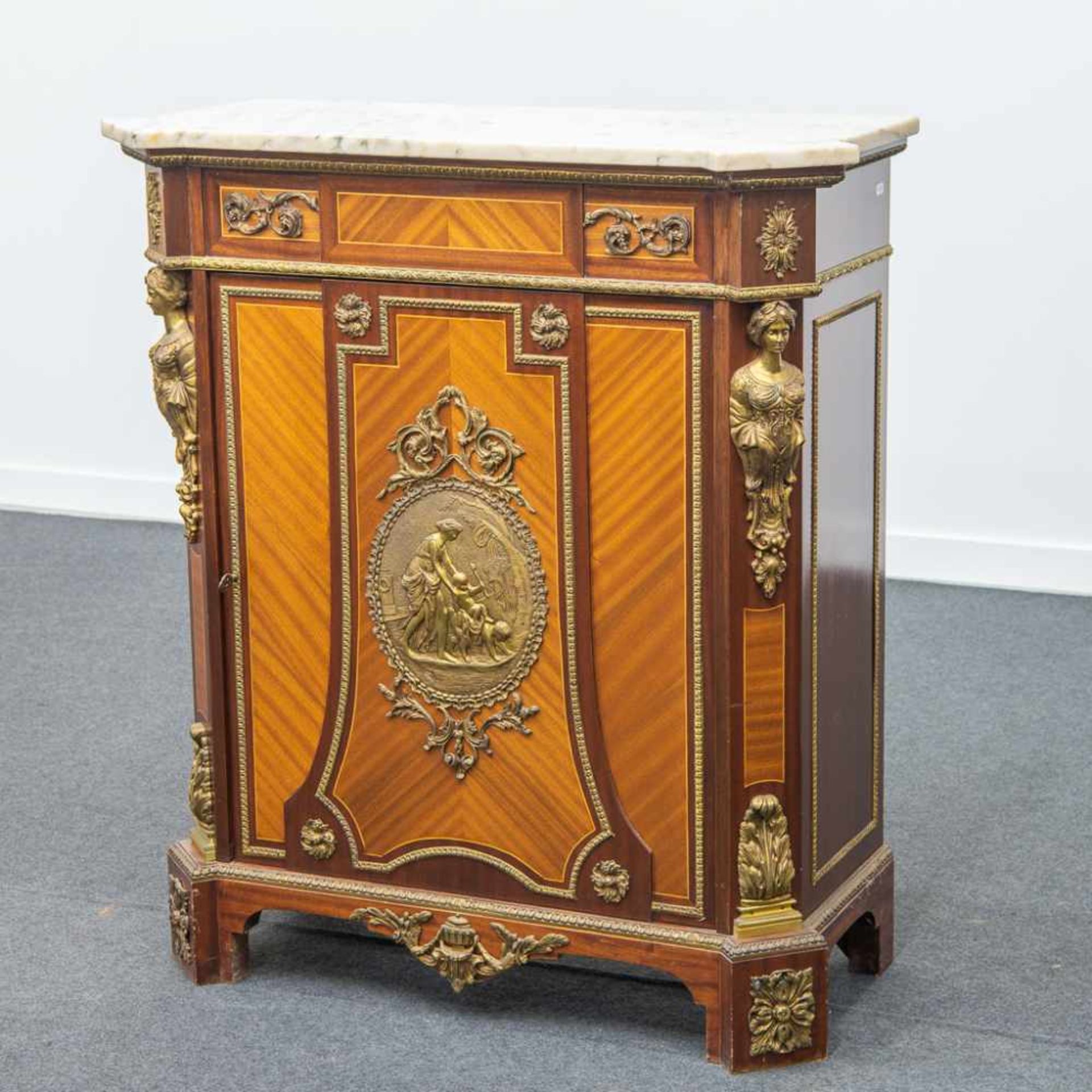 Commode with marquetry inlay - Image 9 of 15