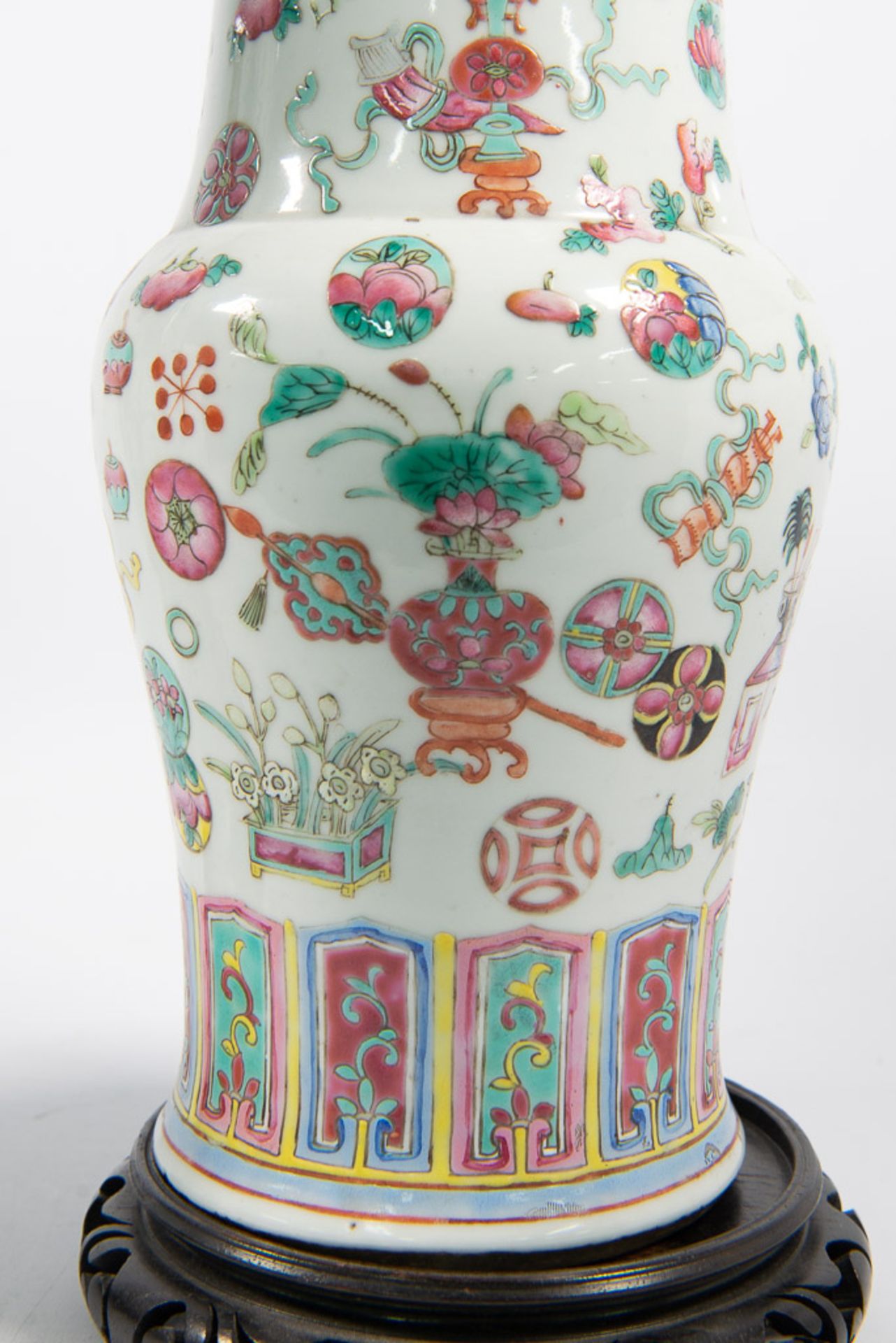 Pair of Chinese vases - Image 4 of 11