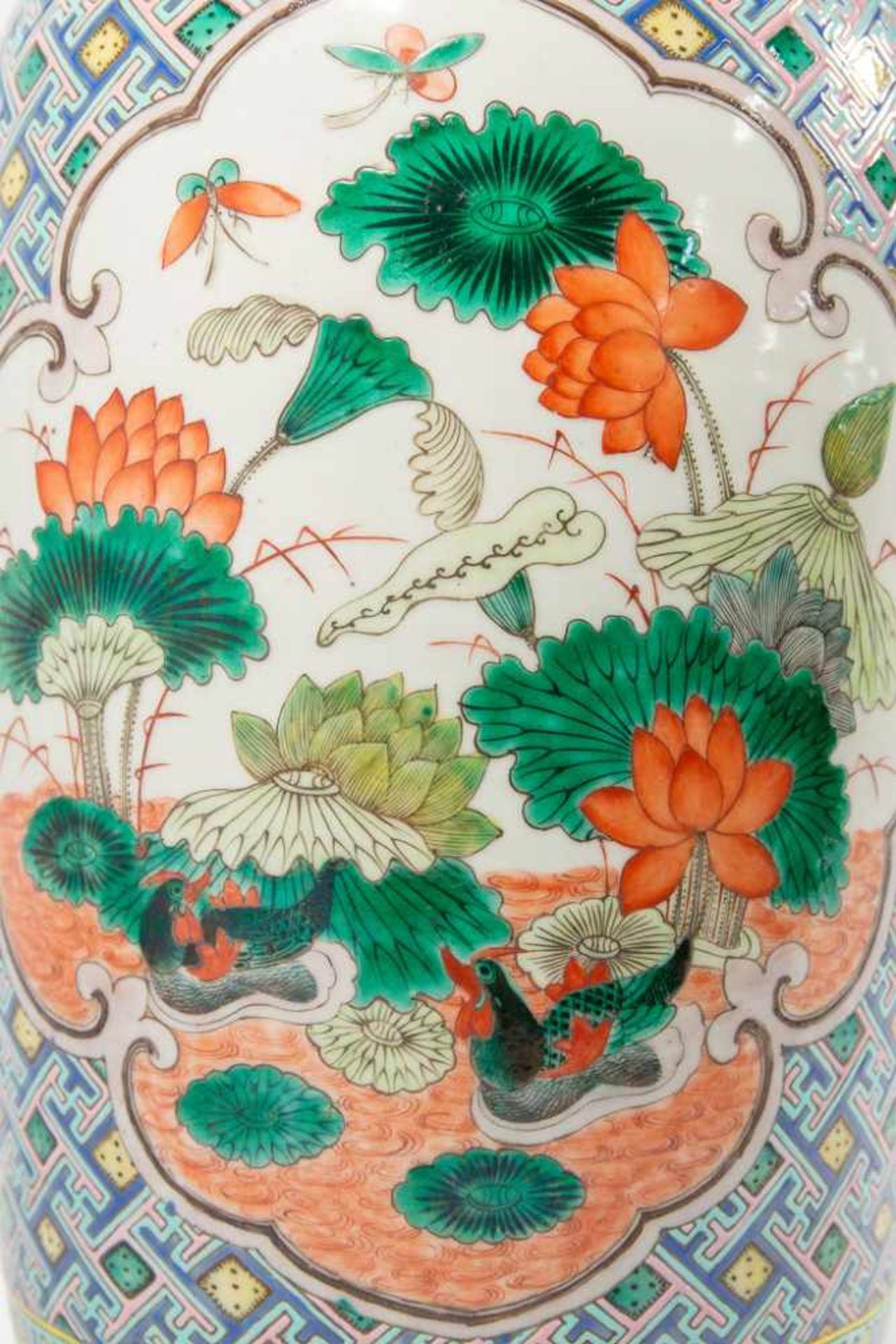 Chinese vase with peacock decor - Image 8 of 16