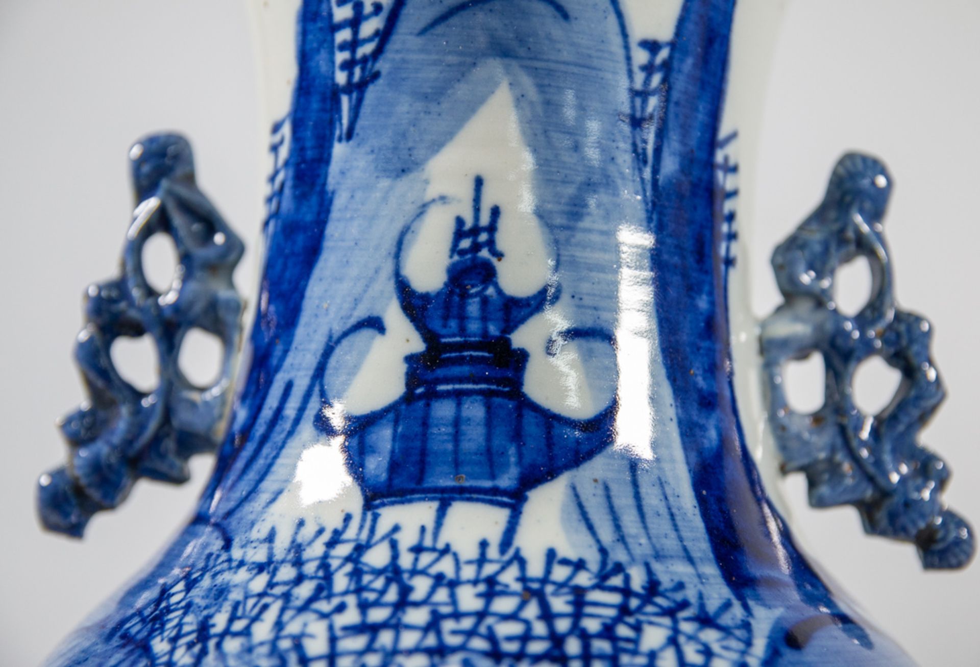 Pair of Chinese vases, blue white. - Image 9 of 14