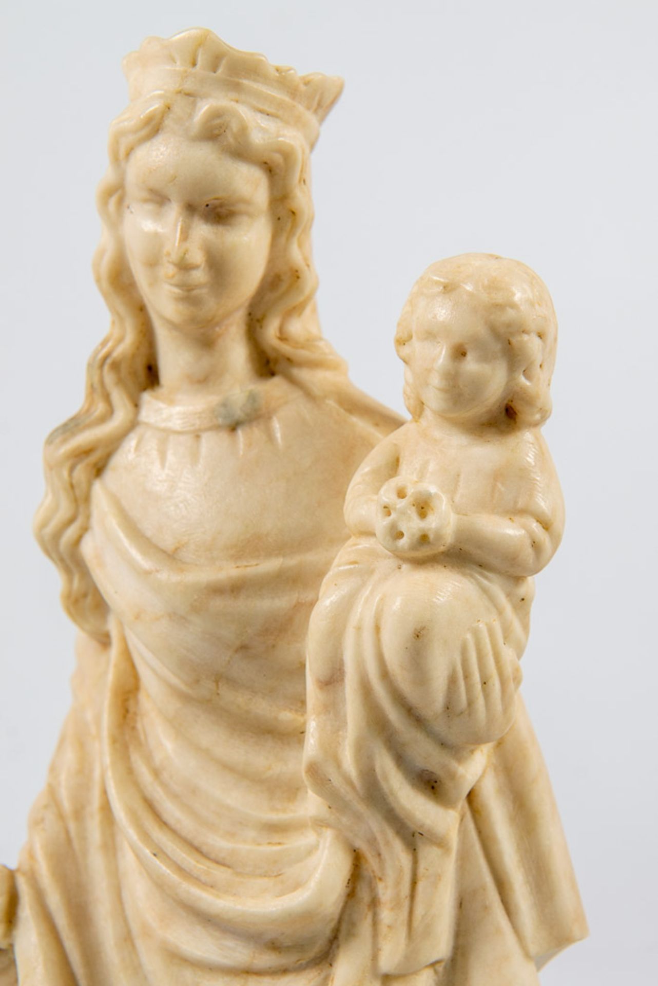 Madonna with Child, marble statue - Bild 3 aus 10