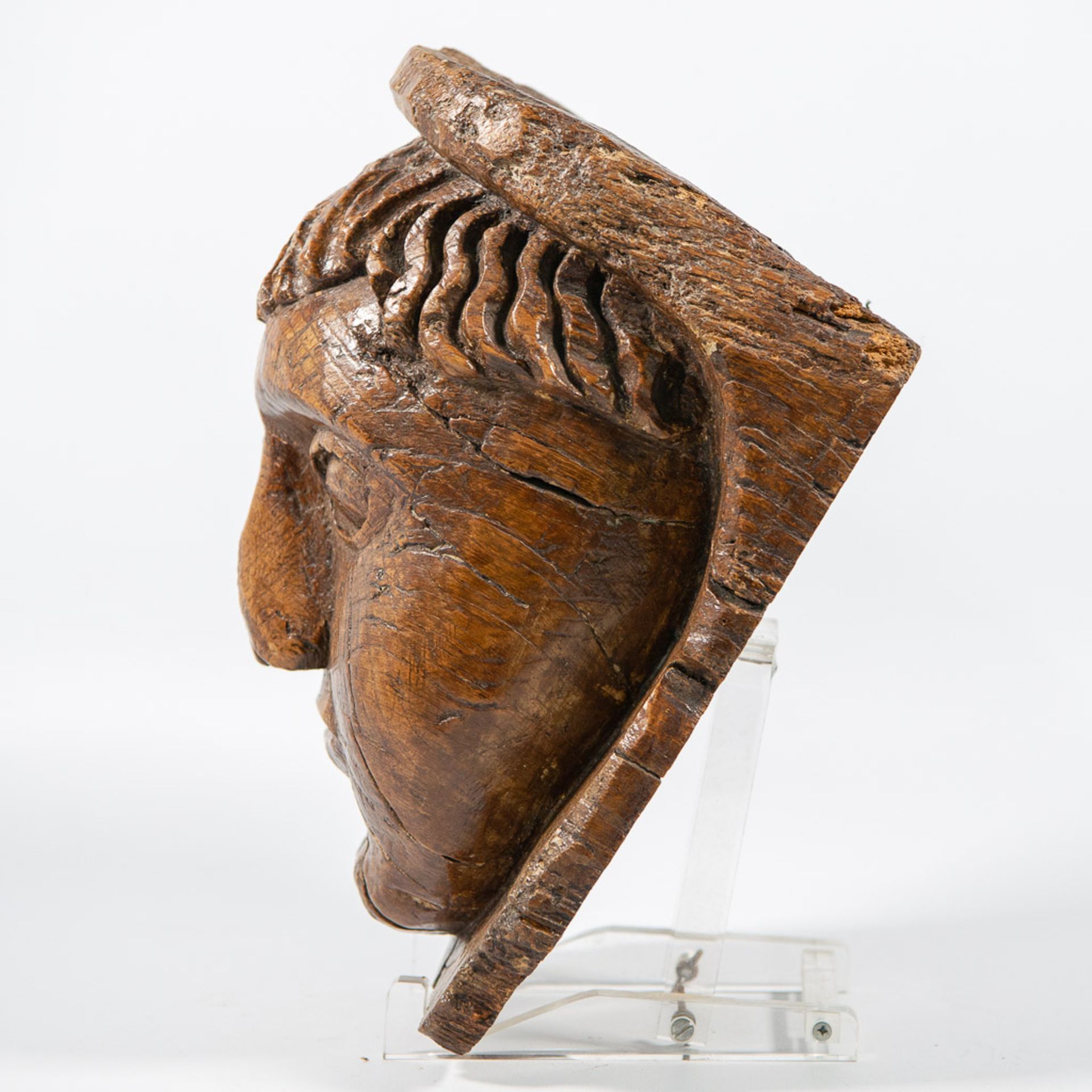 Hand Sculptured wood Corbel - Image 4 of 9