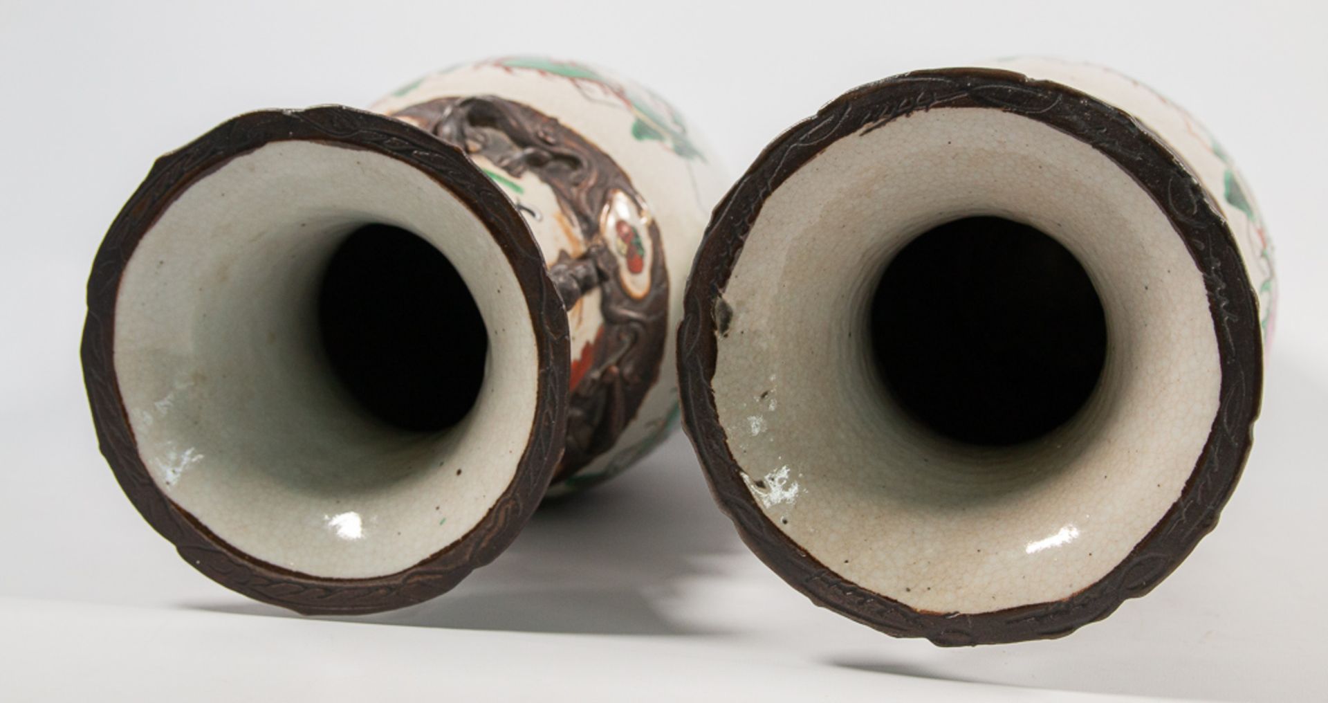 Pair of Chinese Nanking vases - Image 14 of 16