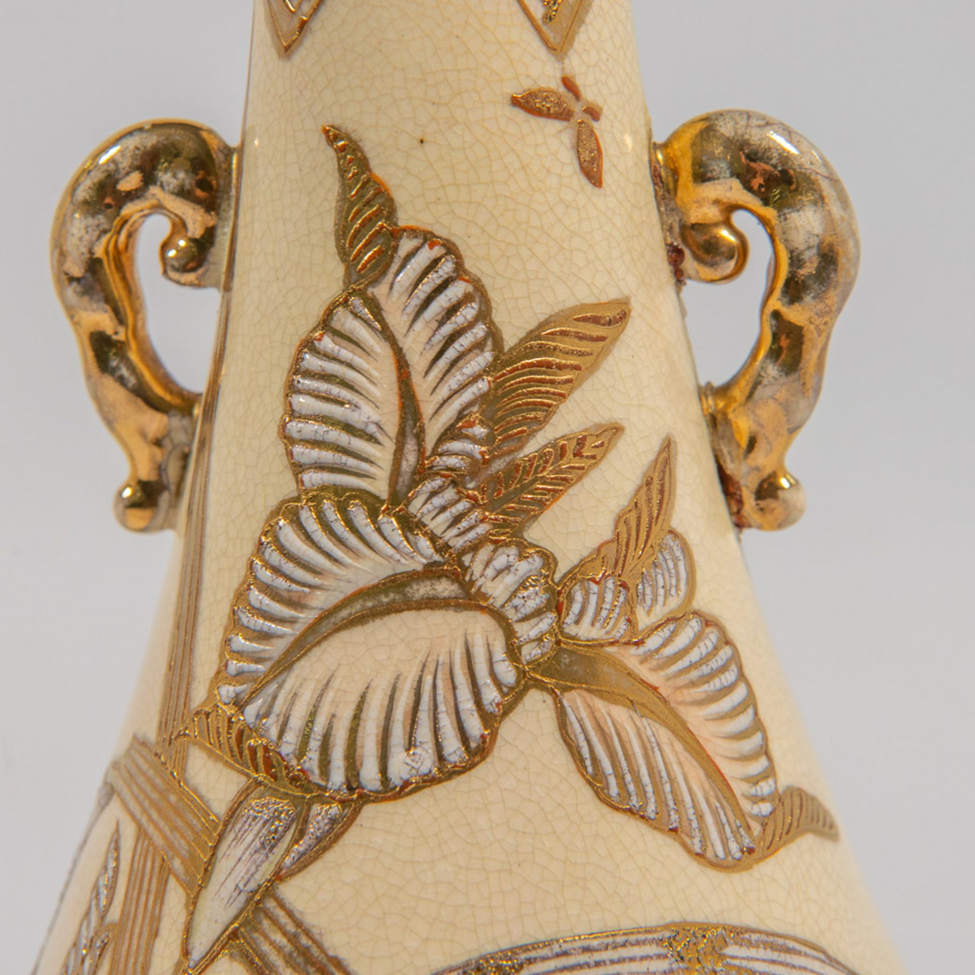 Pair of Japanese vases, Meji Period - Image 9 of 9