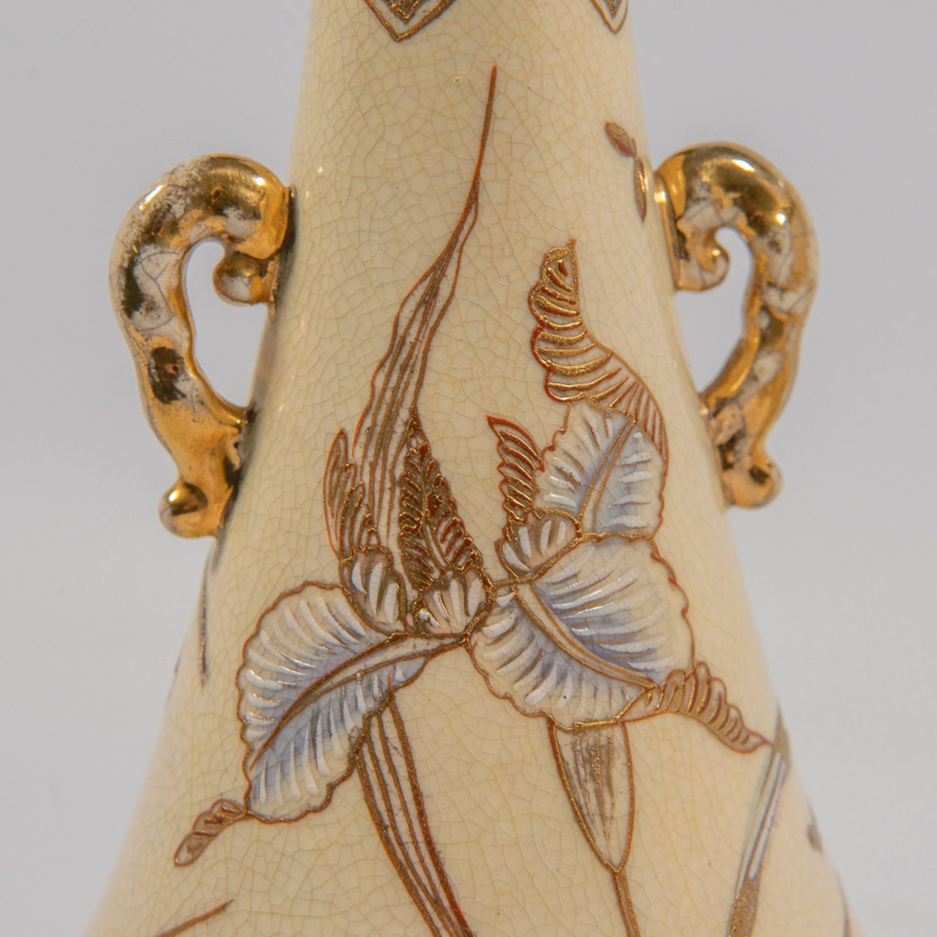 Pair of Japanese vases, Meji Period - Image 8 of 9