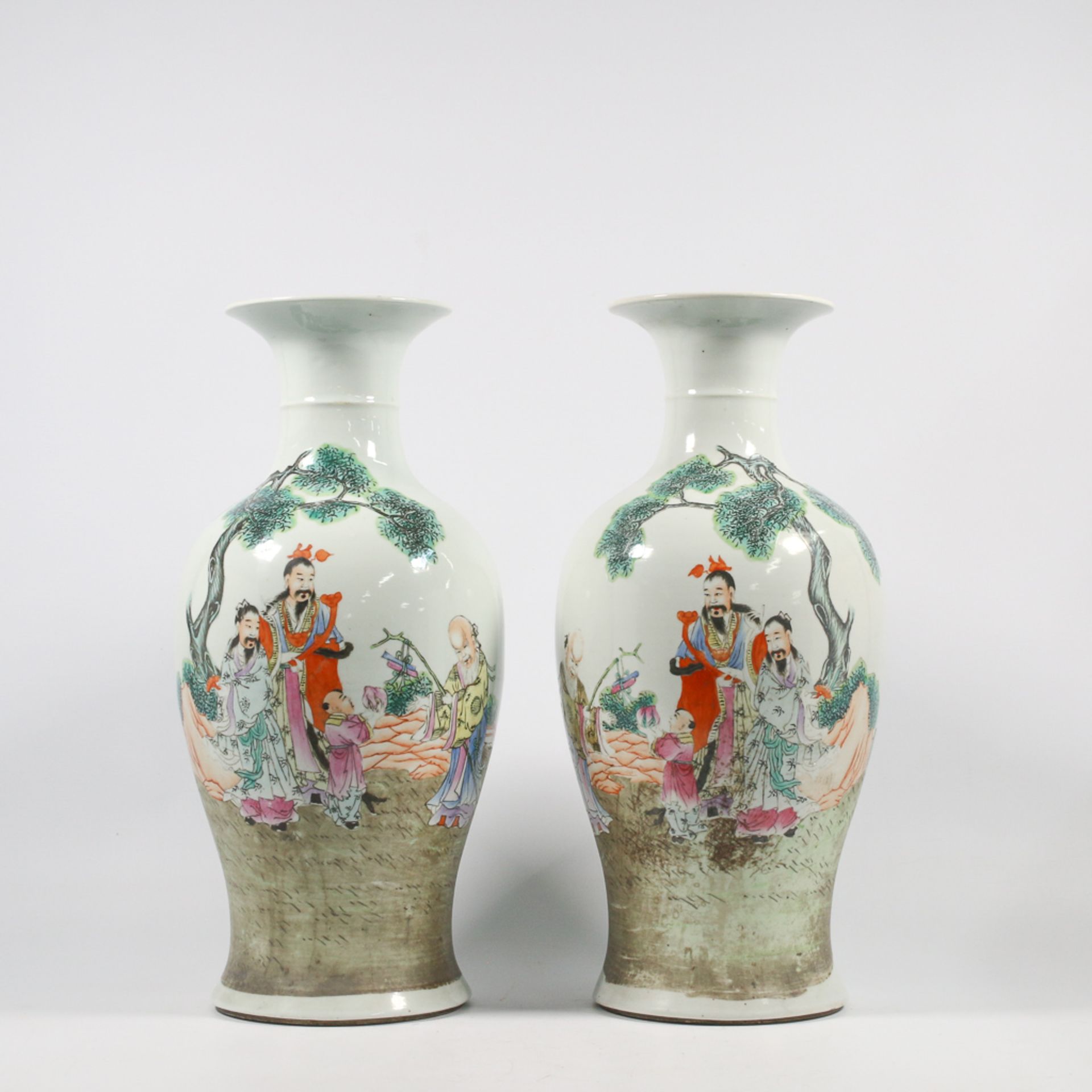 Pair of chinese vases