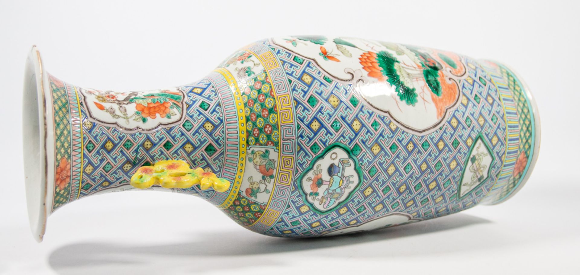 Chinese vase with peacock decor - Image 5 of 16