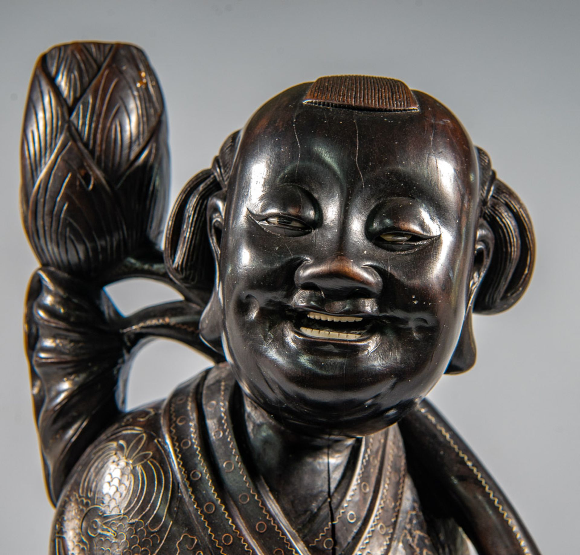 Wood statue of Chinese man - Bild 6 aus 11