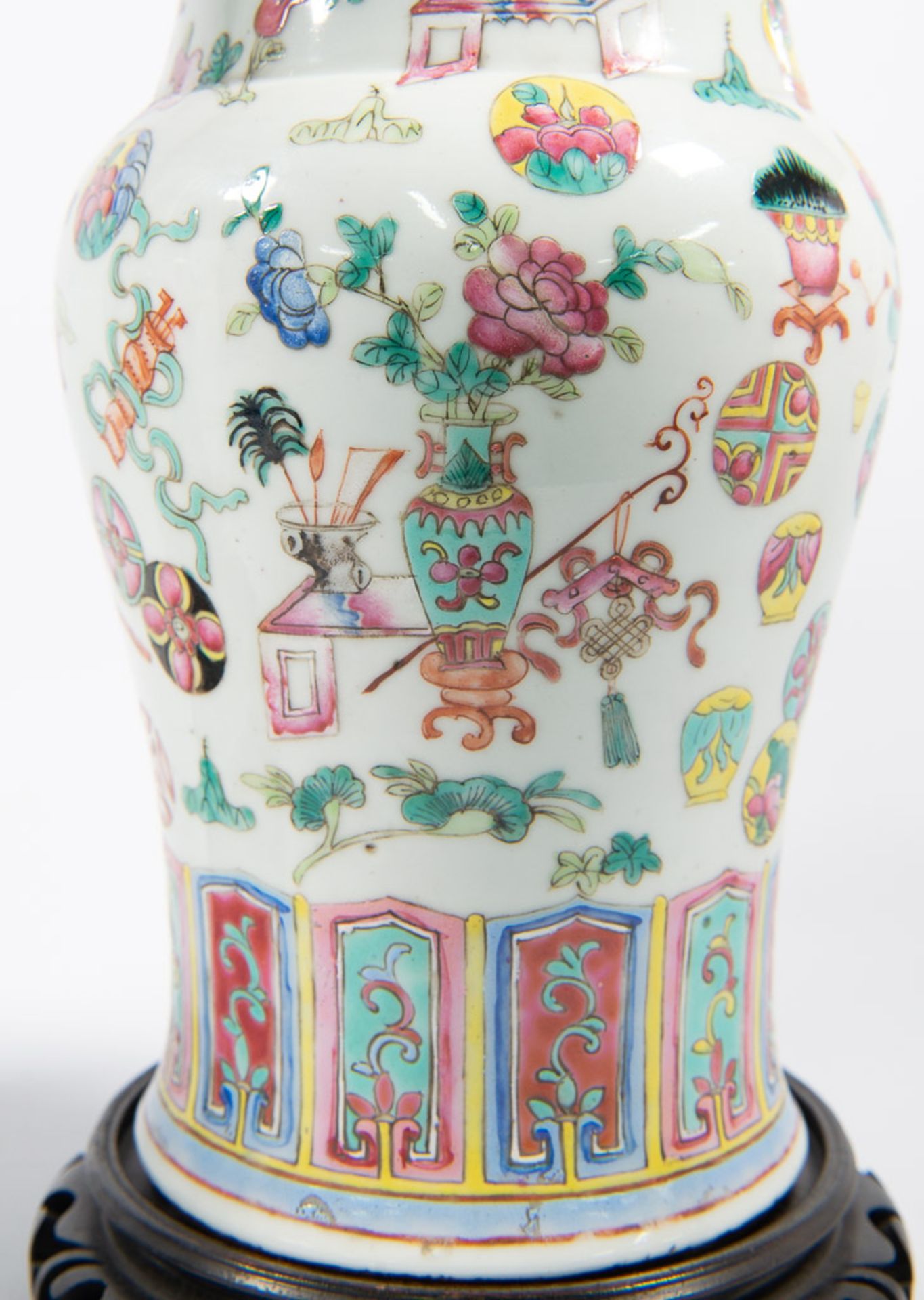 Pair of Chinese vases - Image 5 of 11