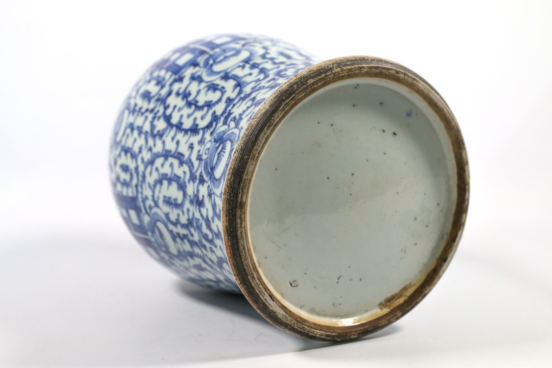 Chinese vase with cover, blue white - Image 13 of 14