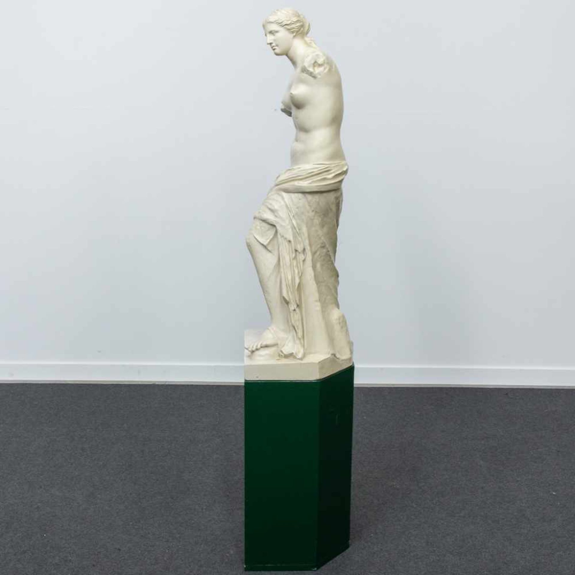 Plaster Statue Venus of Milo - Image 2 of 13
