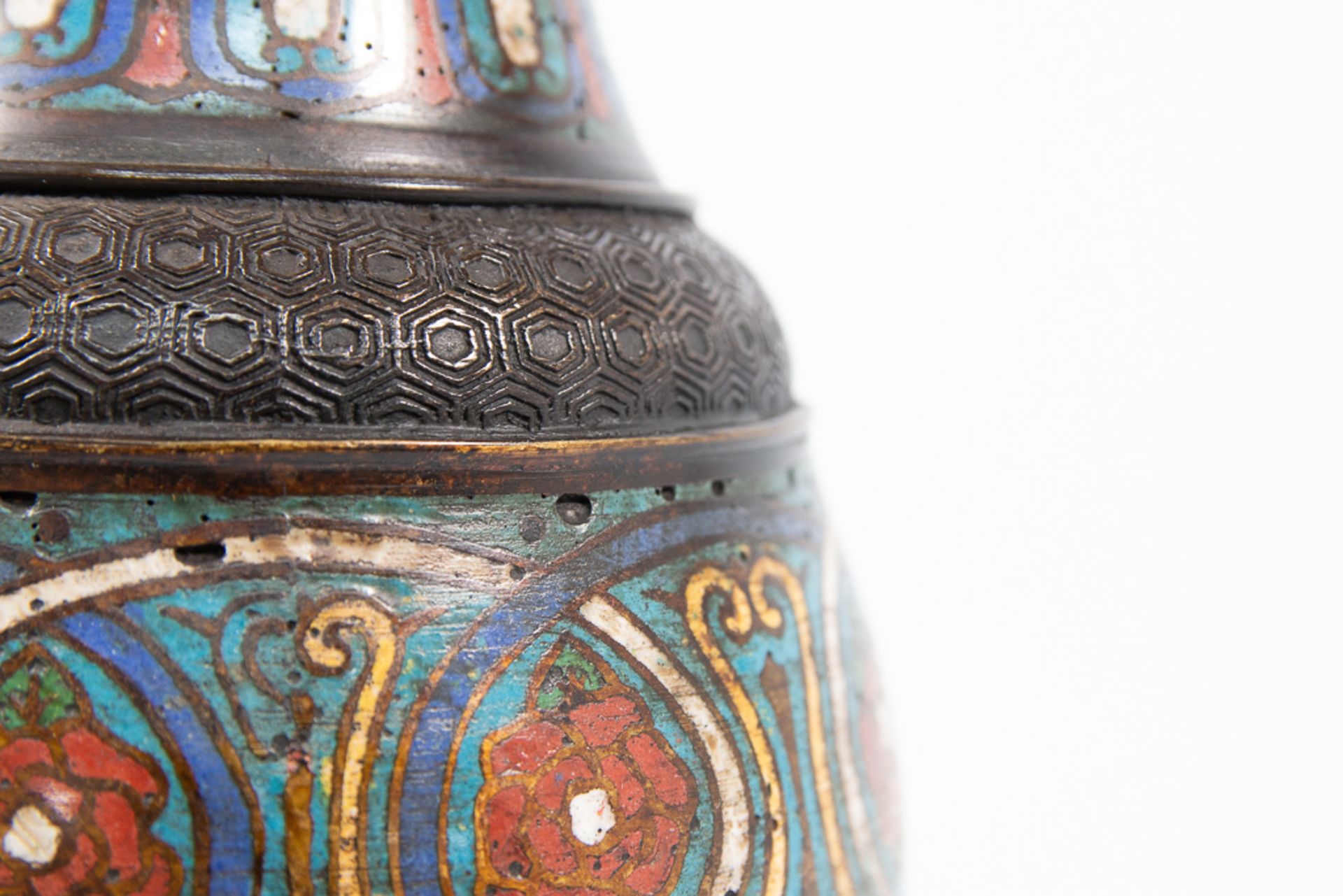 Pair of cloisonnÈ vases - Bild 7 aus 12