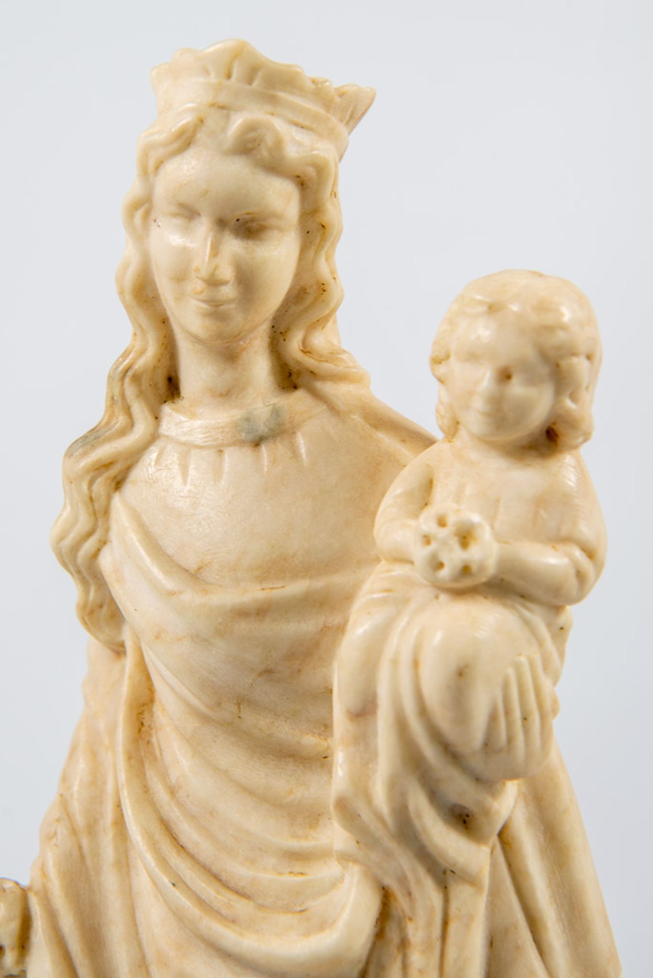 Madonna with Child, marble statue - Bild 4 aus 10