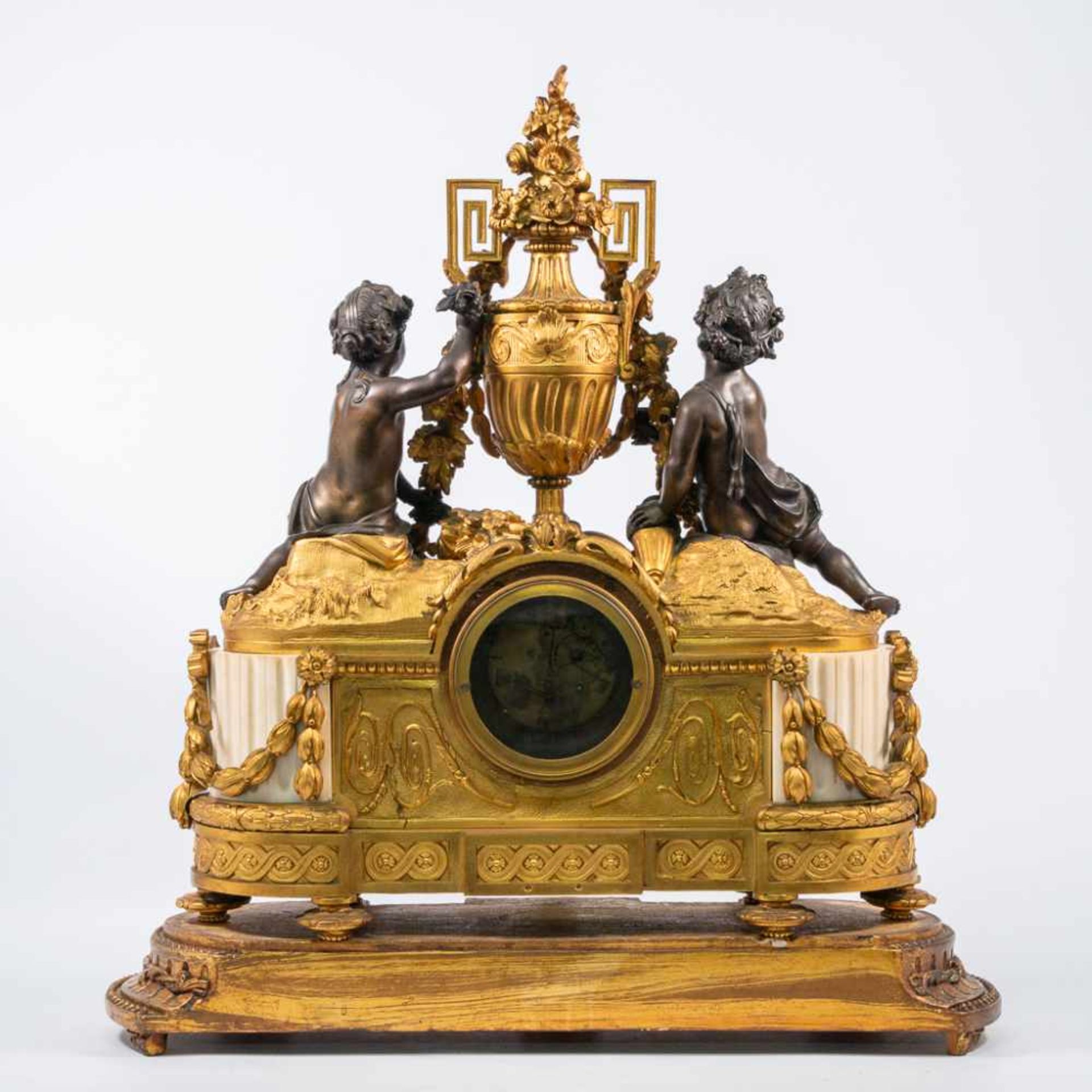 Clockset with putti - Image 6 of 38