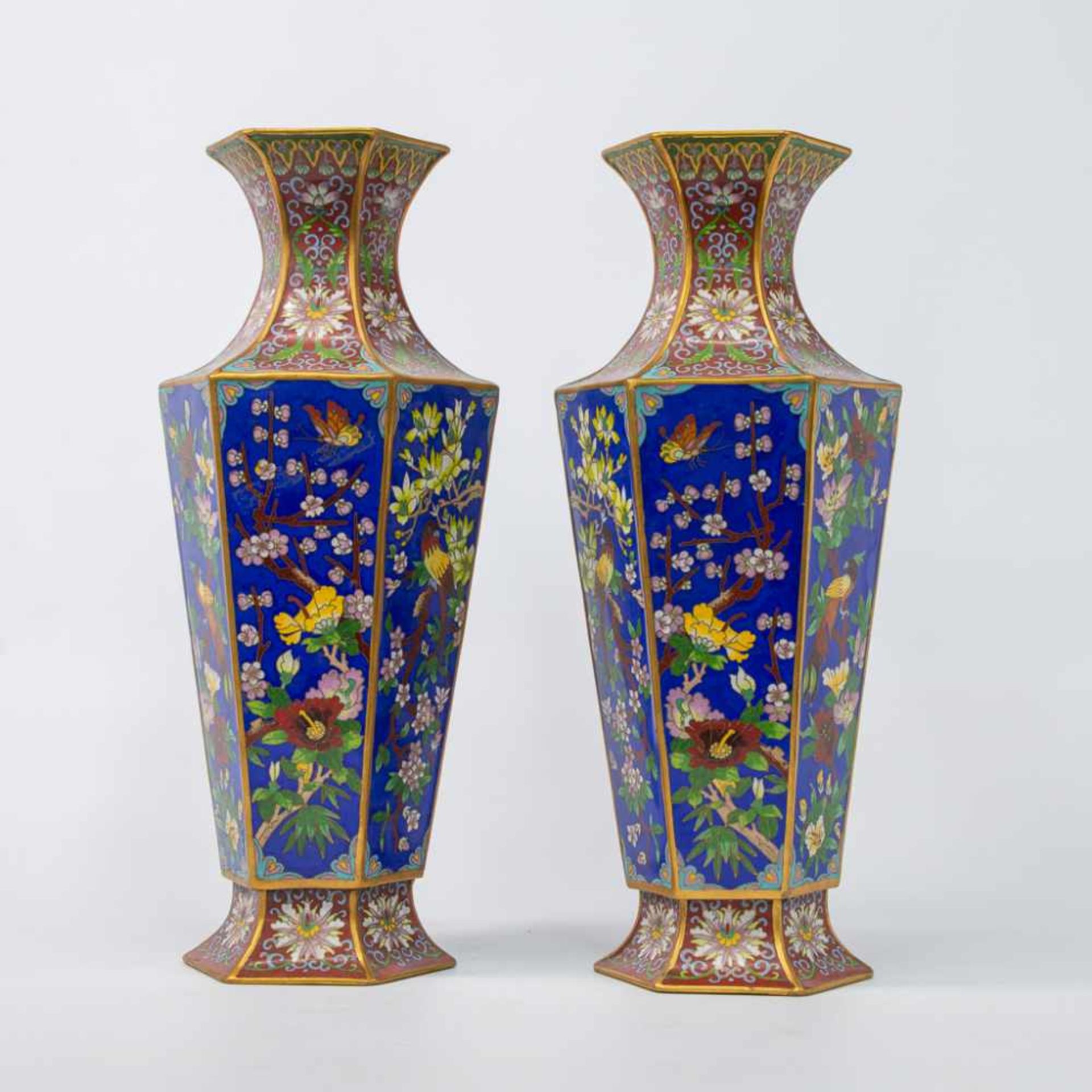 Pair of CloisonnÈ vases - Bild 4 aus 12