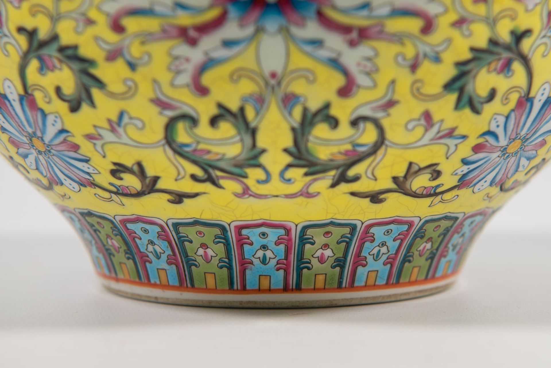 Chinese Vase with Jiaqing mark - Bild 3 aus 8