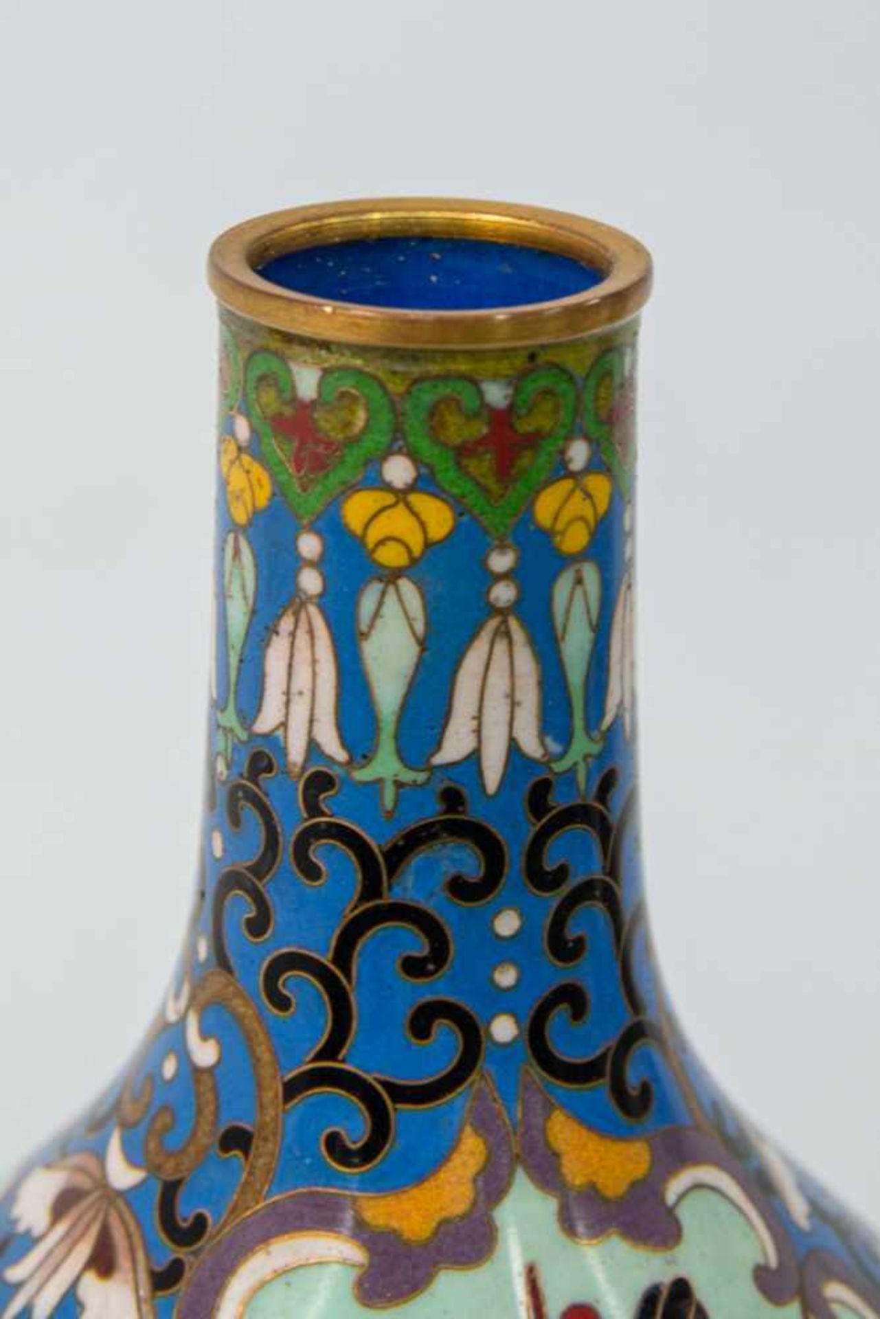 Pair of CloisonnÈ vases - Bild 2 aus 12