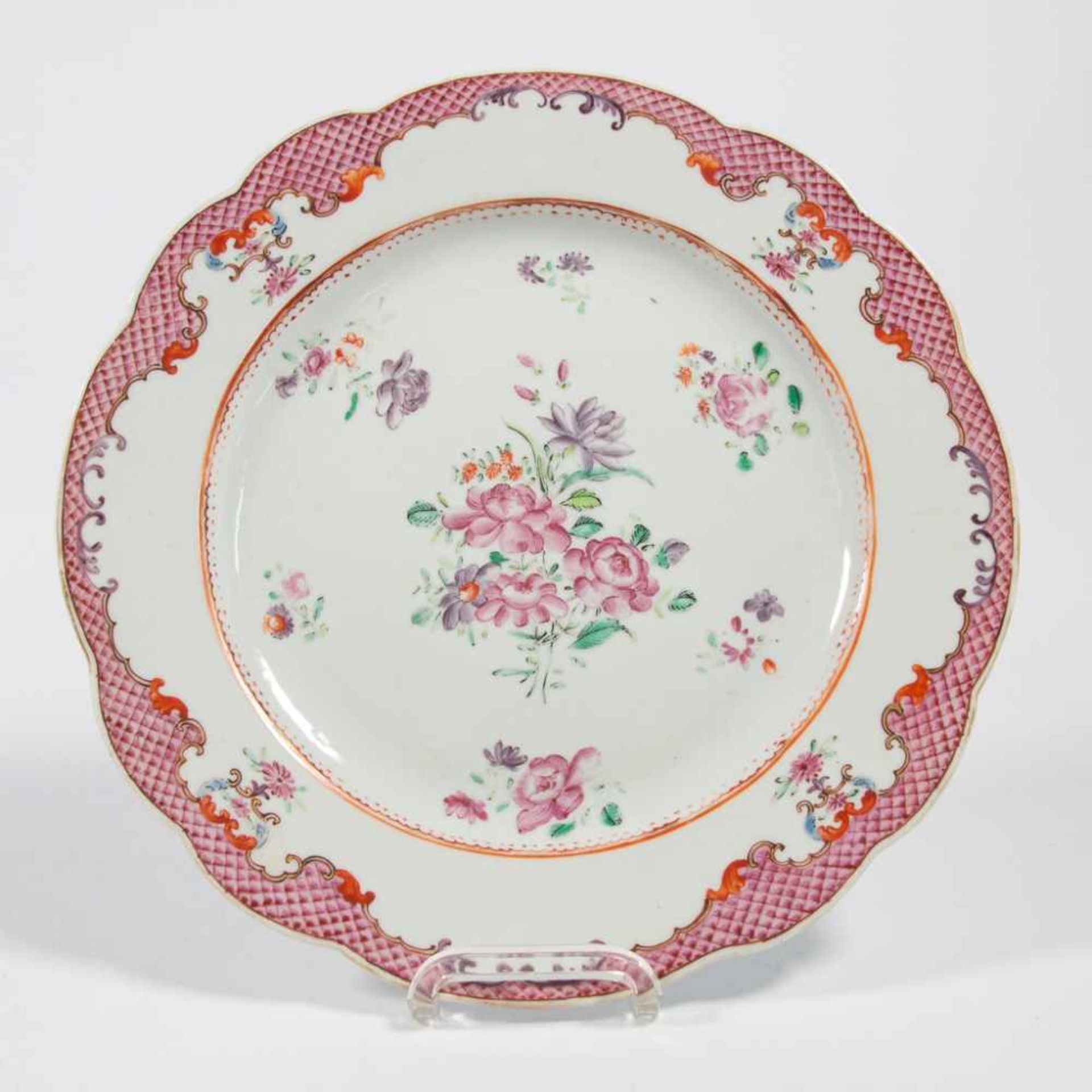 Collection of 5 Famille rose plates - Bild 10 aus 33