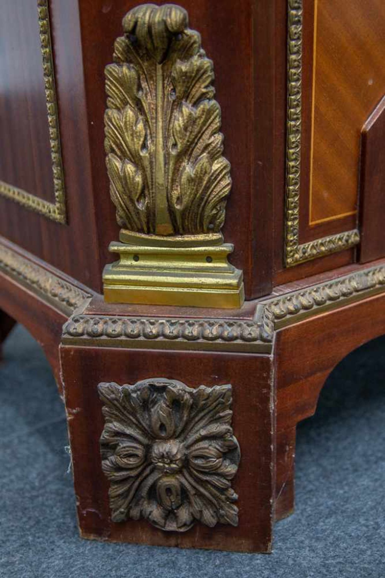 Commode with marquetry inlay - Image 15 of 15