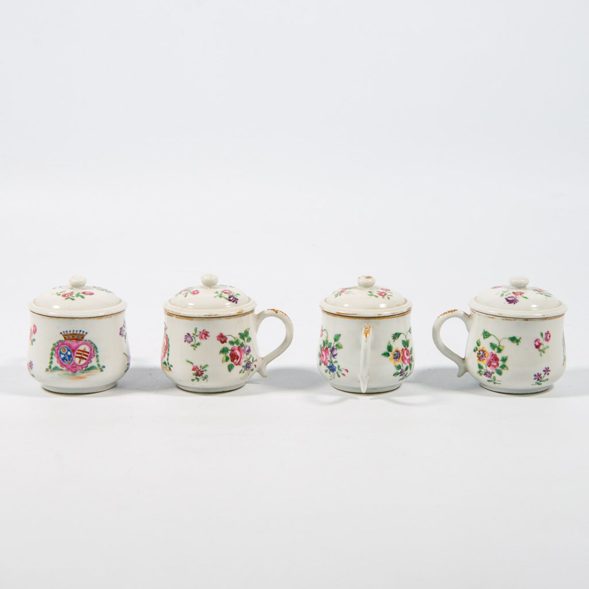 4 cups, in the style of chinese export porcelain - Bild 4 aus 9