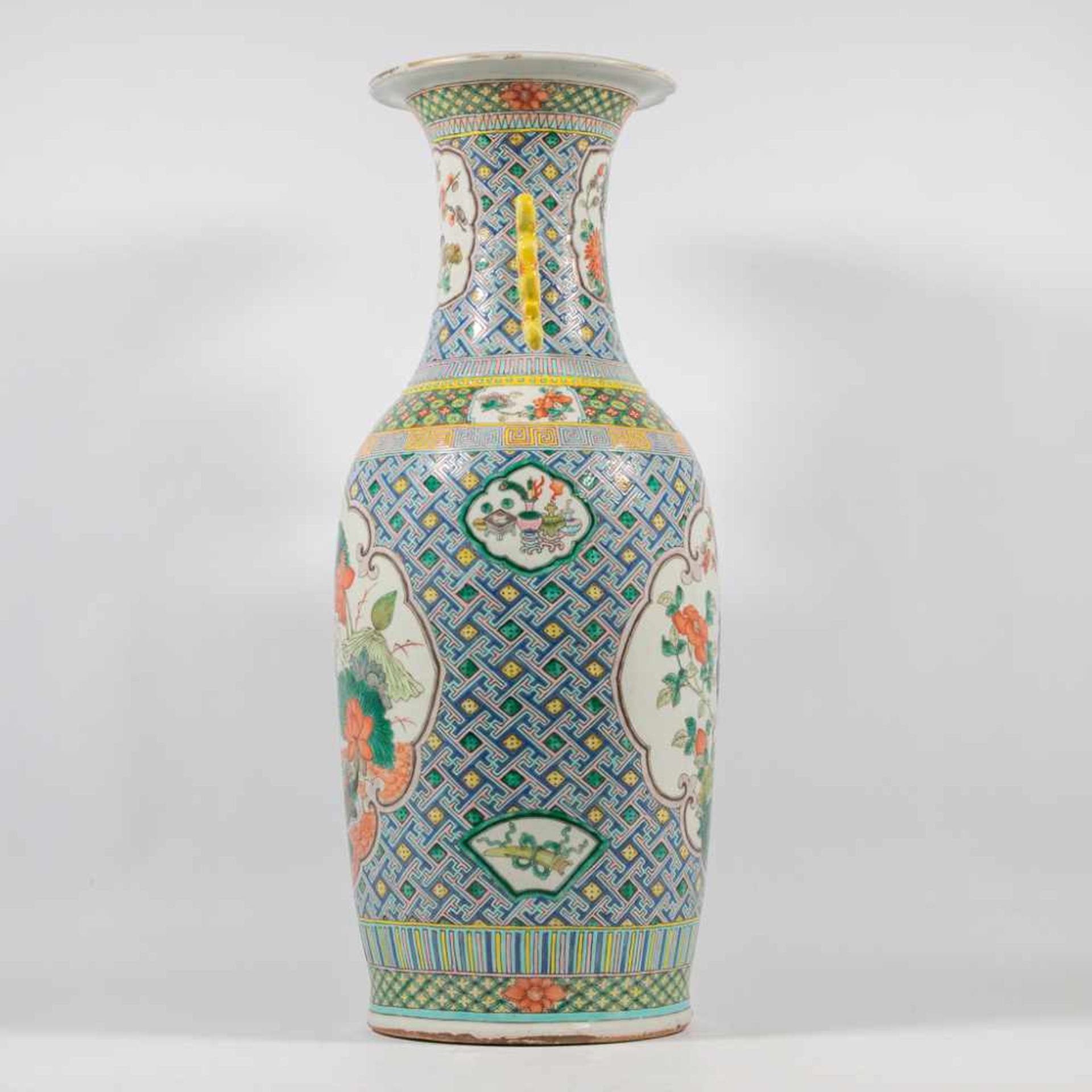 Chinese vase with peacock decor - Image 12 of 16