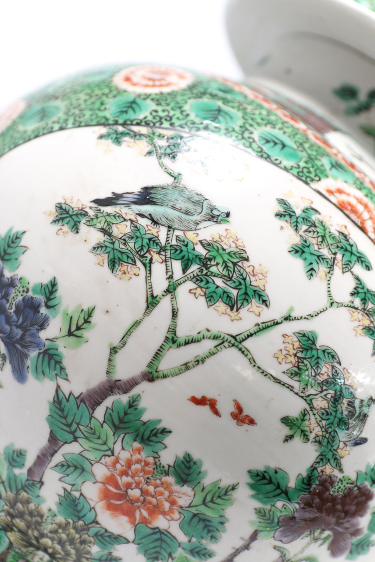 Pair of Chinese vases with lid, famille verte - Bild 10 aus 15