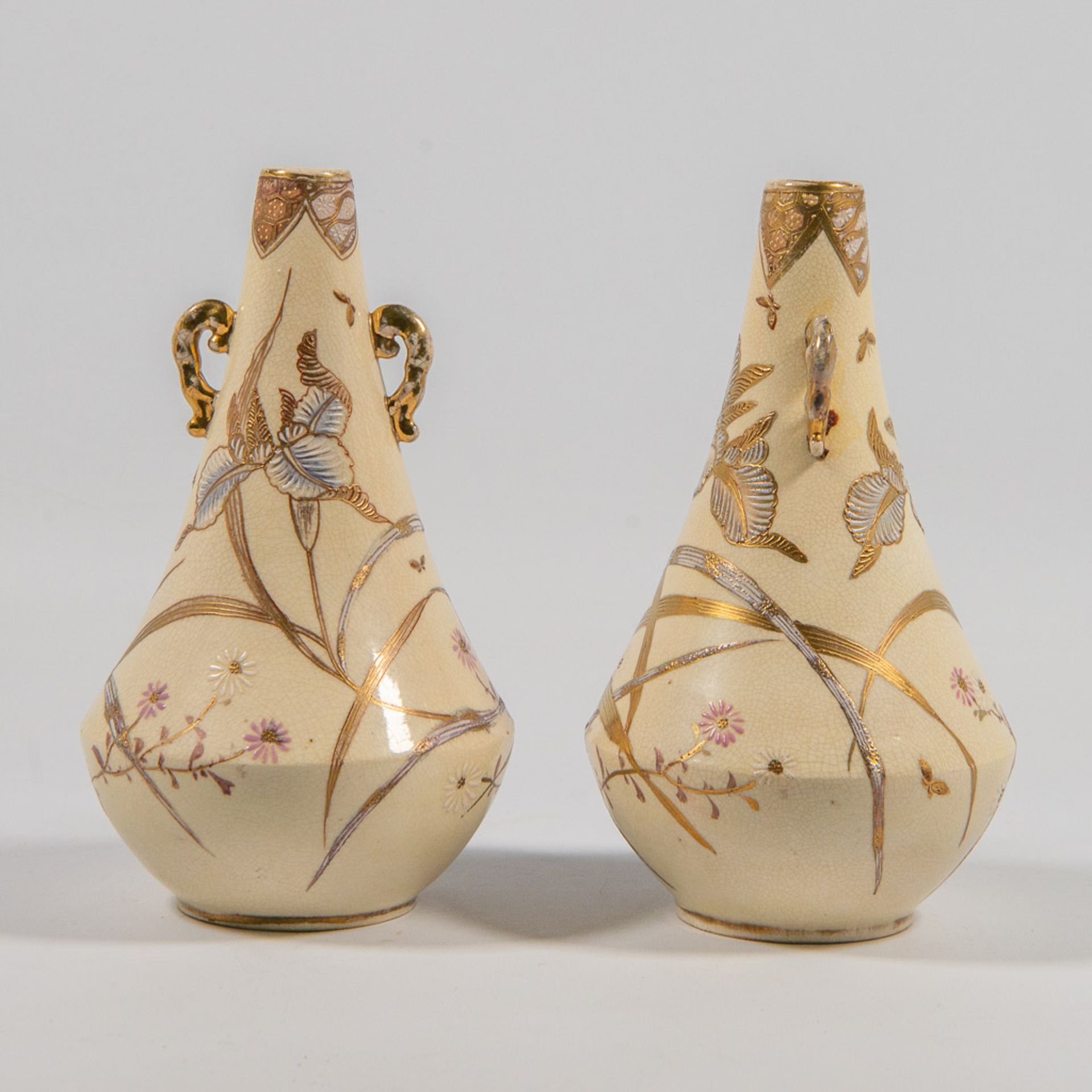 Pair of Japanese vases, Meji Period - Image 4 of 9