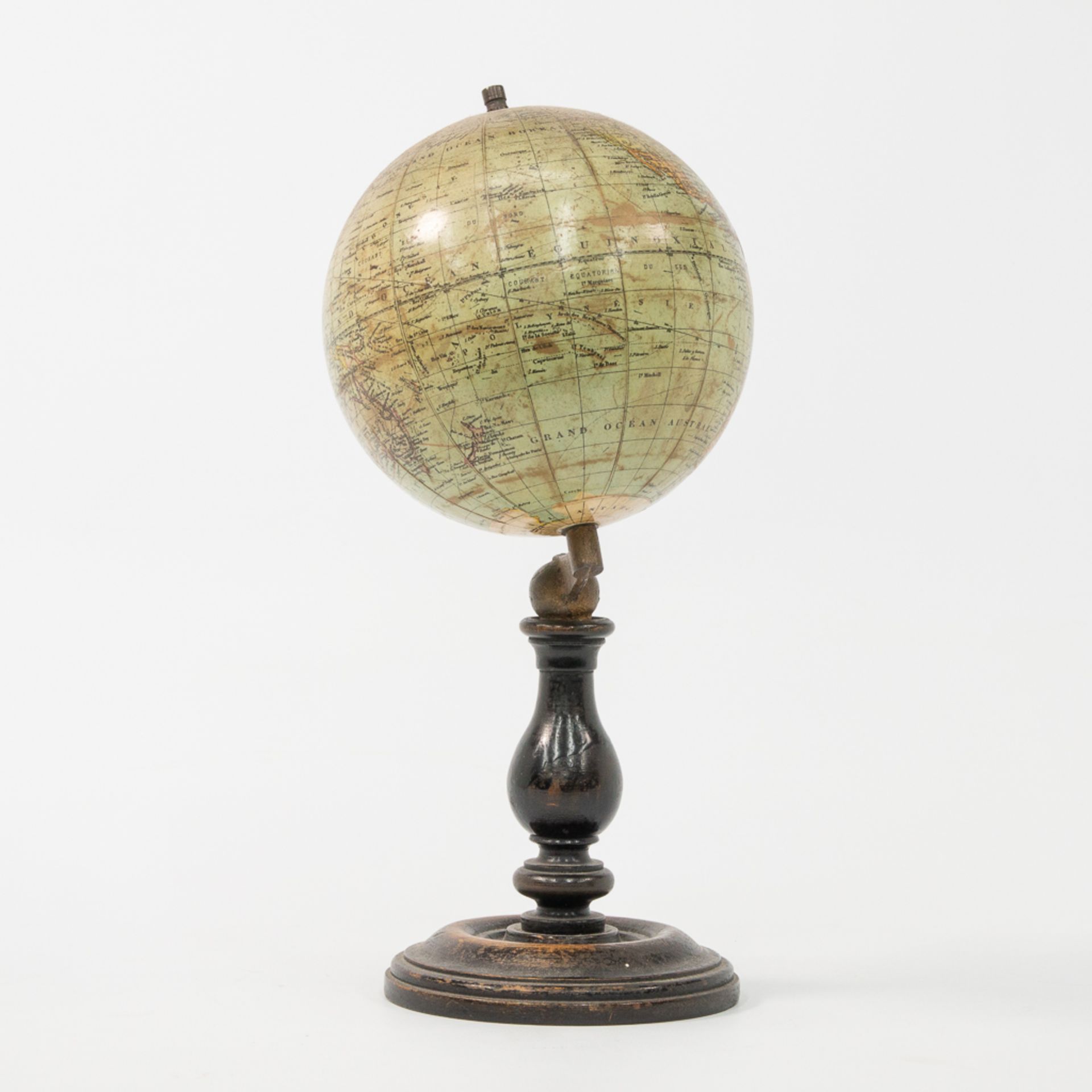 G. Thomas, Globe - Image 3 of 8