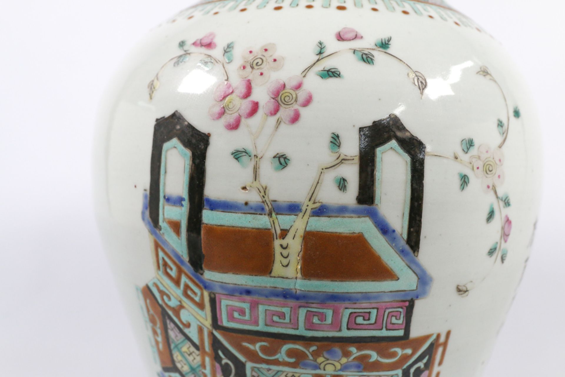 Chinese vase with cover, blue white - Image 12 of 13