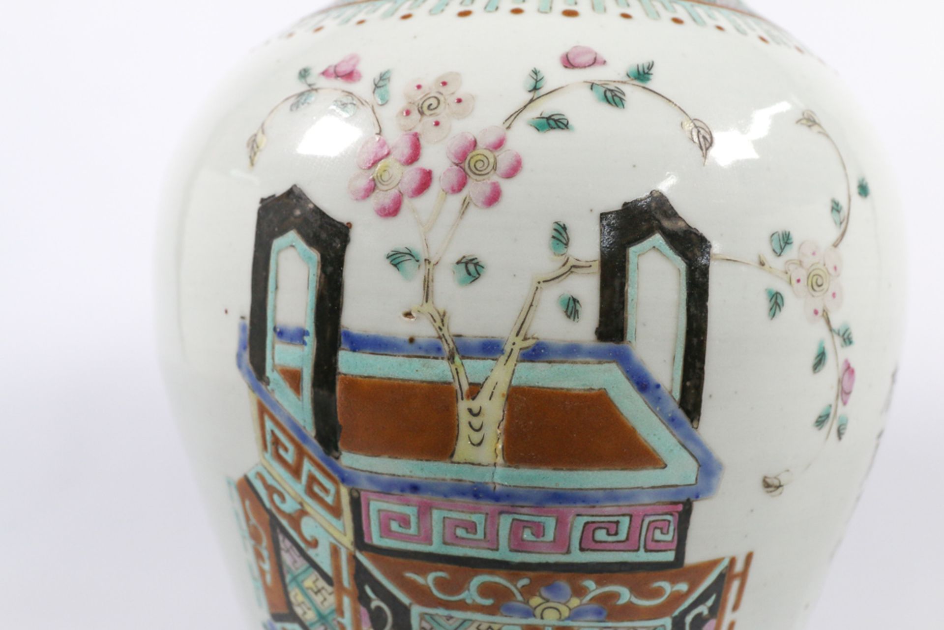 Chinese vase with cover, blue white - Bild 12 aus 13