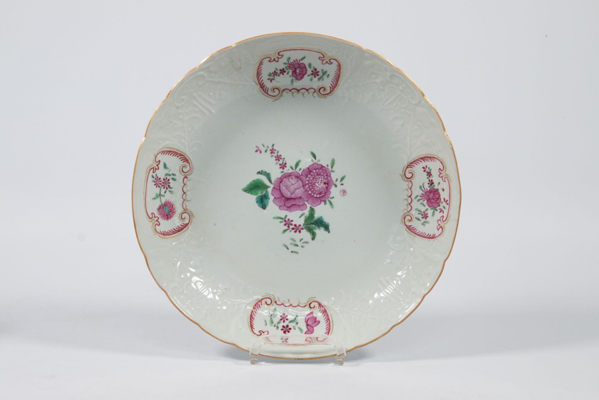 Collection of 5 Famille rose plates - Bild 30 aus 33
