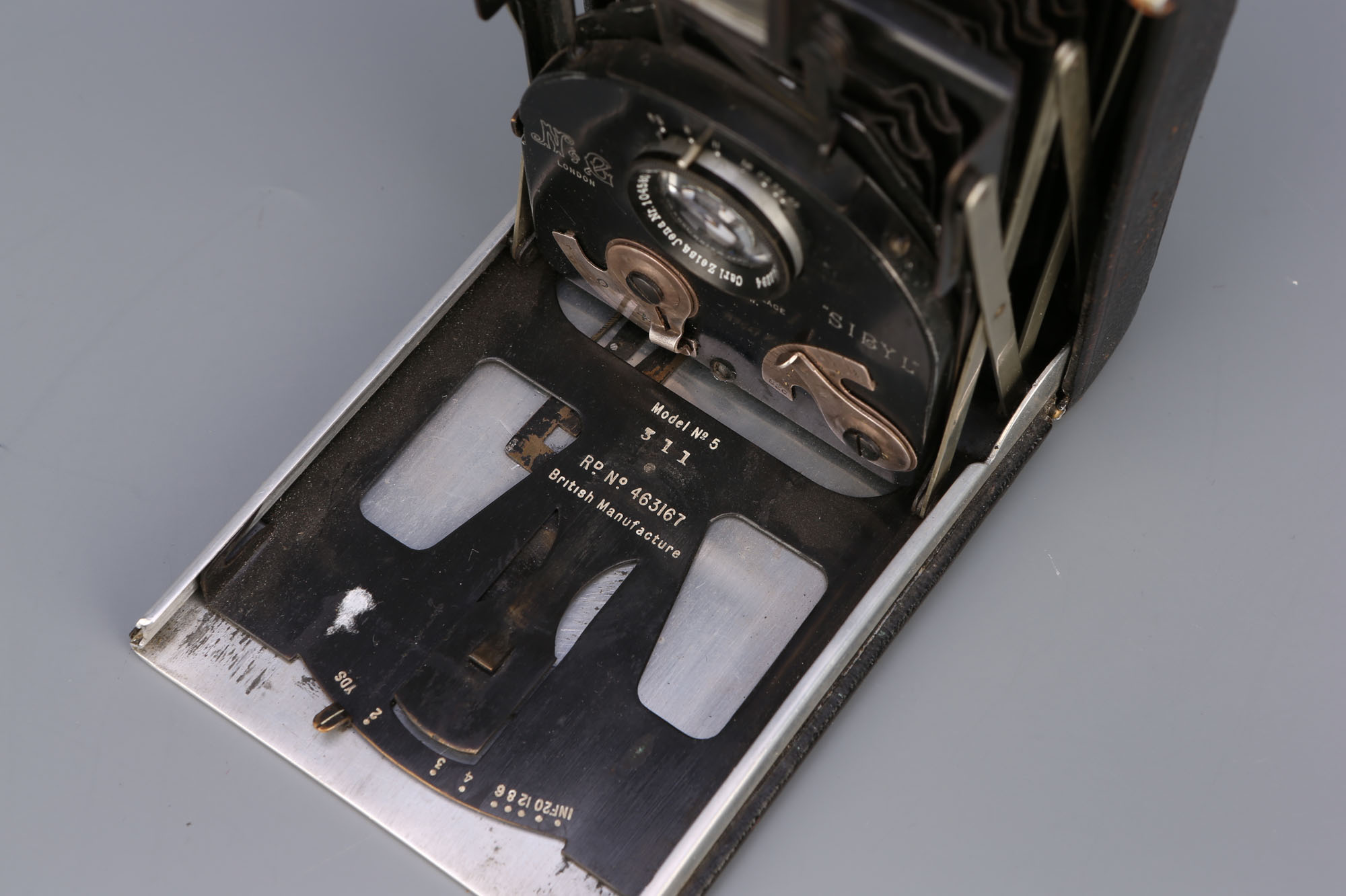A Newman & Guardia 'Sibyl' Model No.5 Folding Plate Camera, - Image 2 of 2