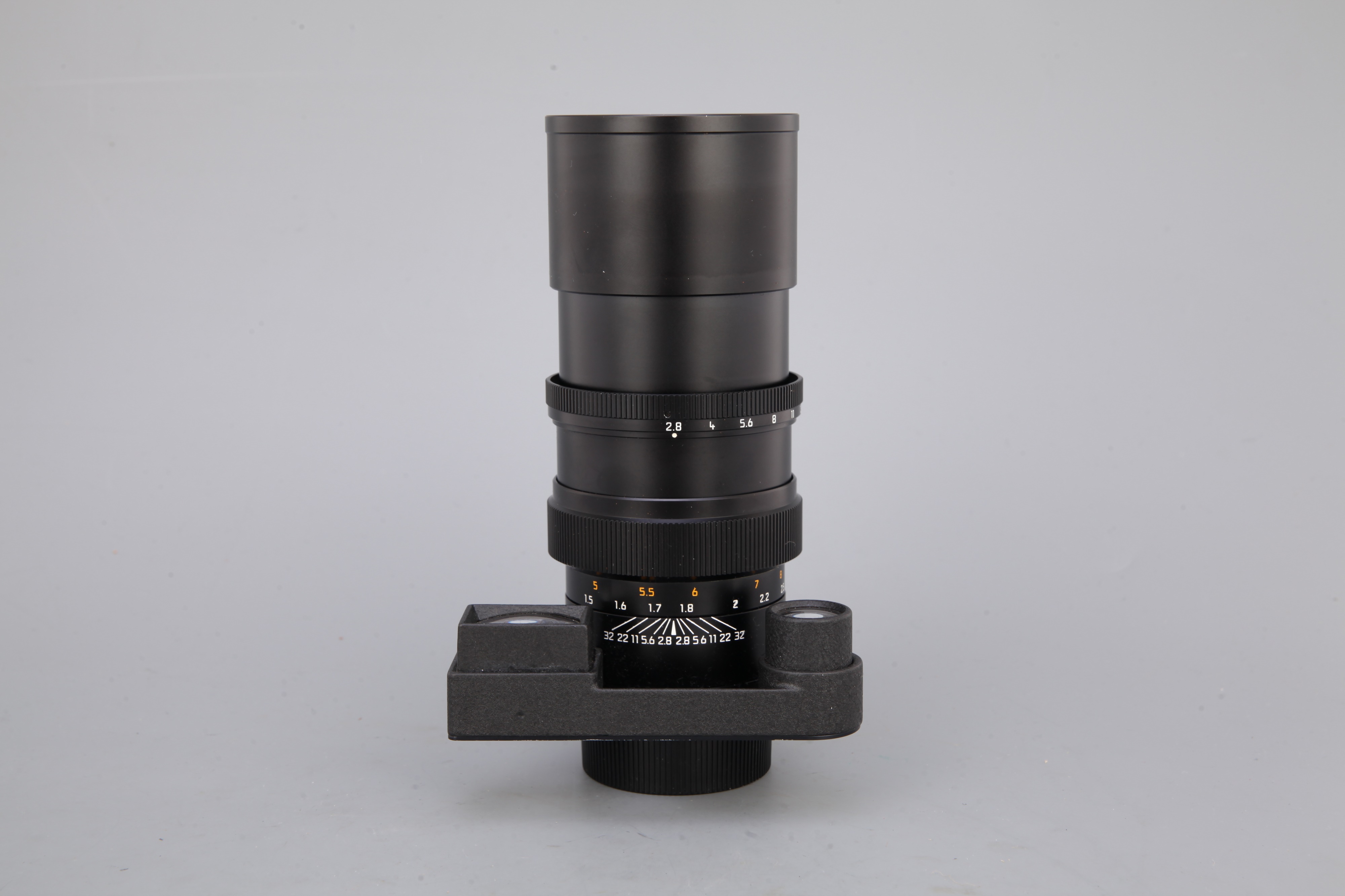 A Leitz Elmarit-E f/2.8 135mm Lens, - Image 3 of 3