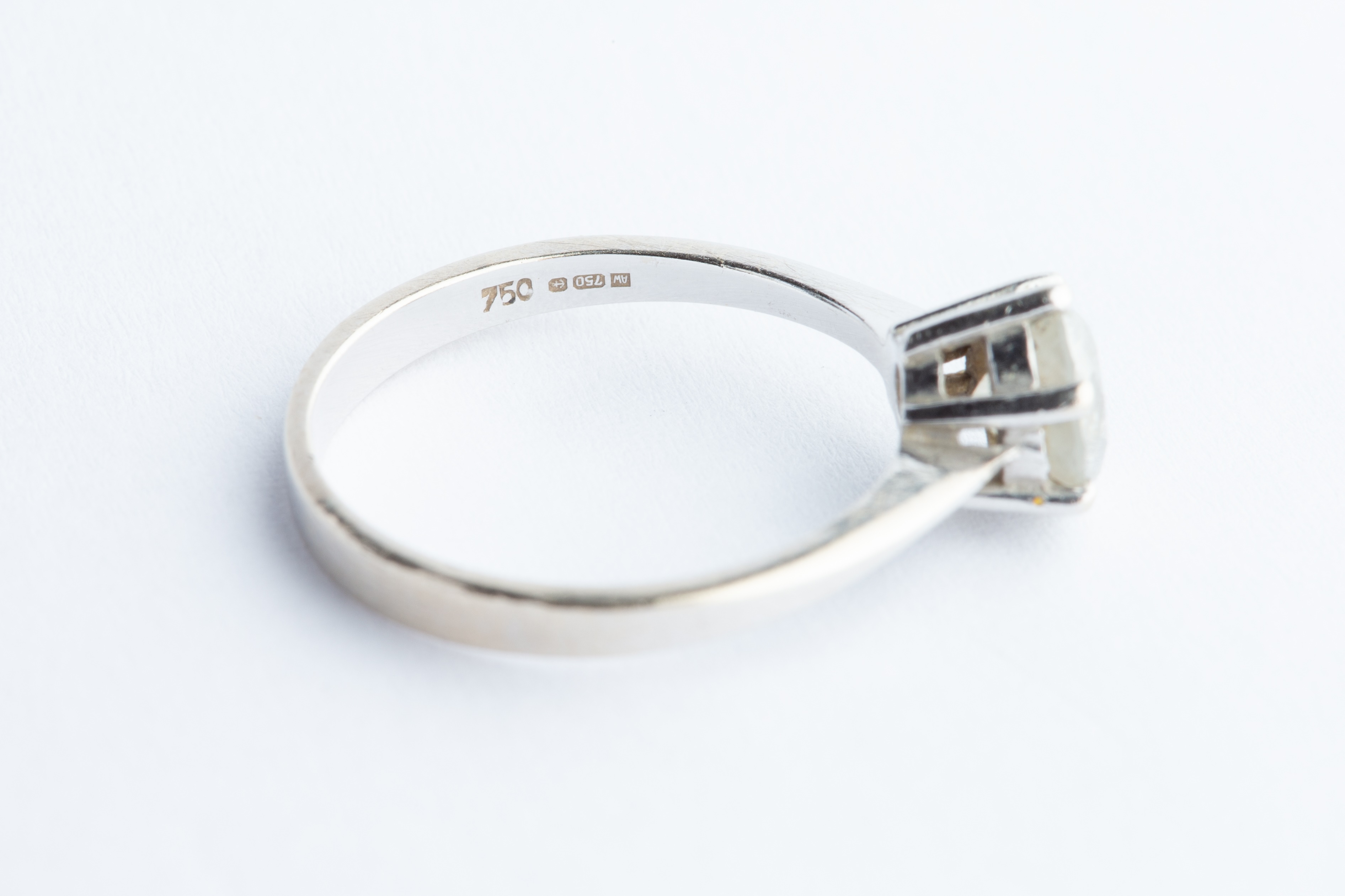 A 18ct White Gold Diamond Solitair Ring, - Image 4 of 4