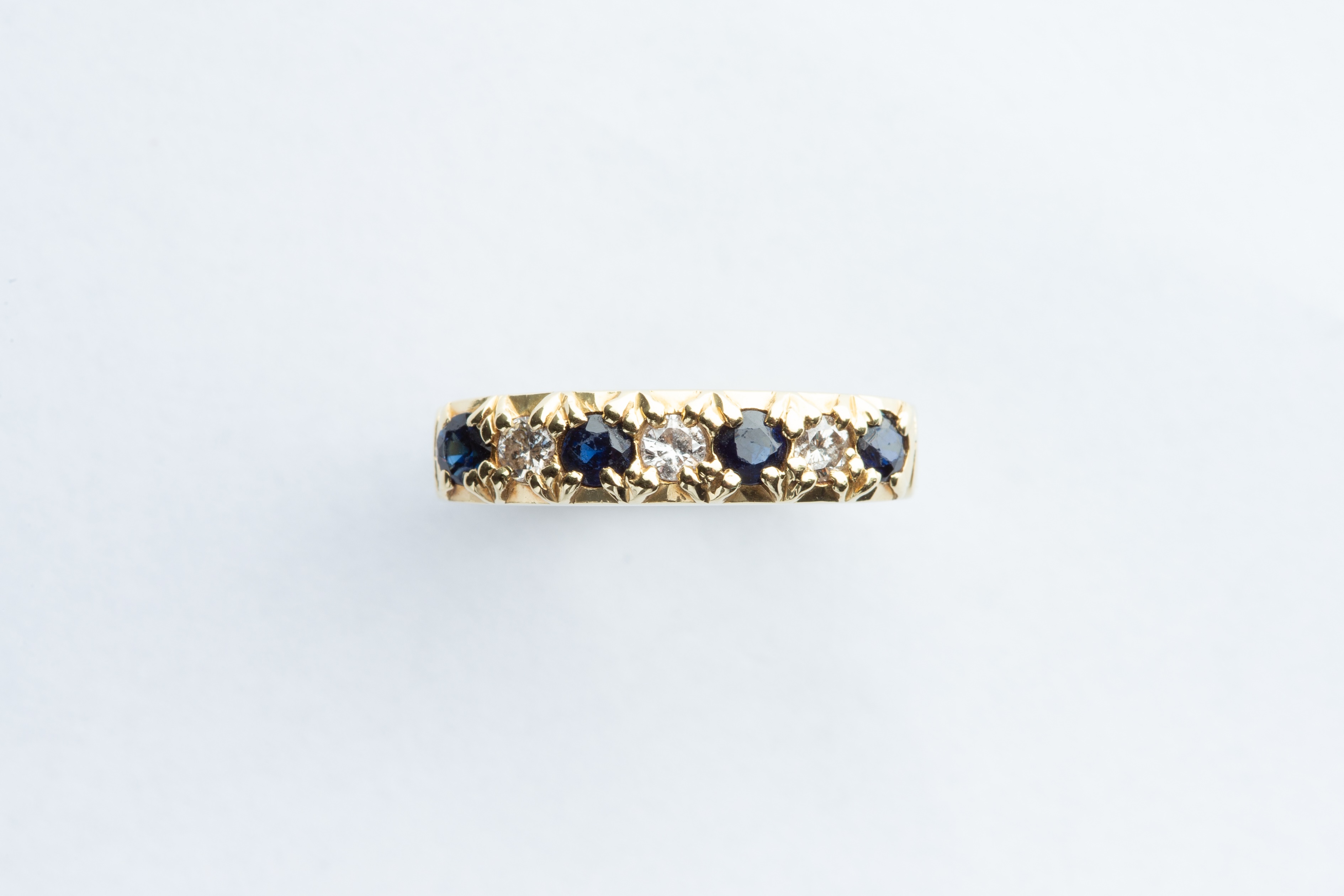 A 18ct Yellow Gold Sapphire & Diamond Ring,