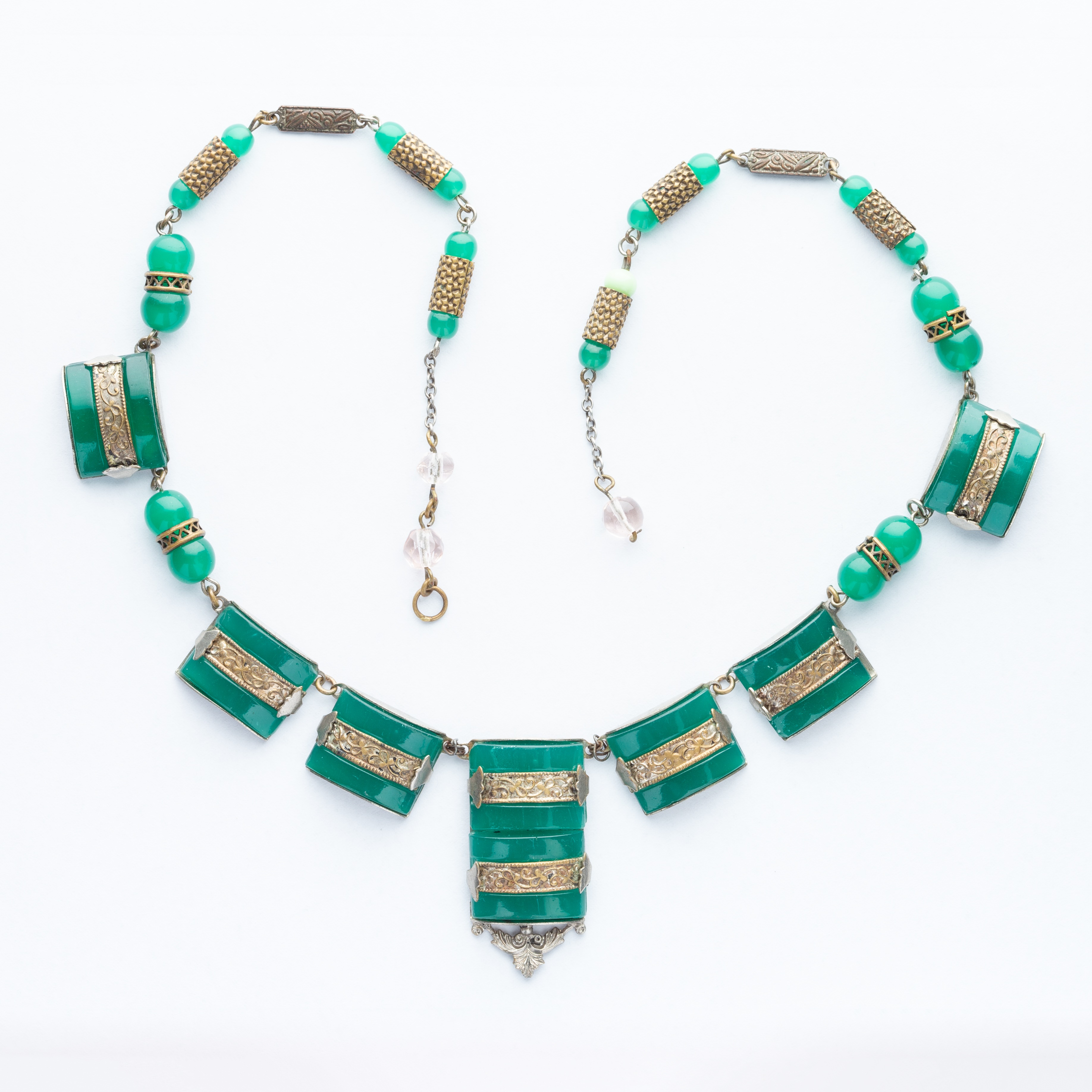 A Mixed Collection of Jade & Amber Jewellery, - Image 2 of 7
