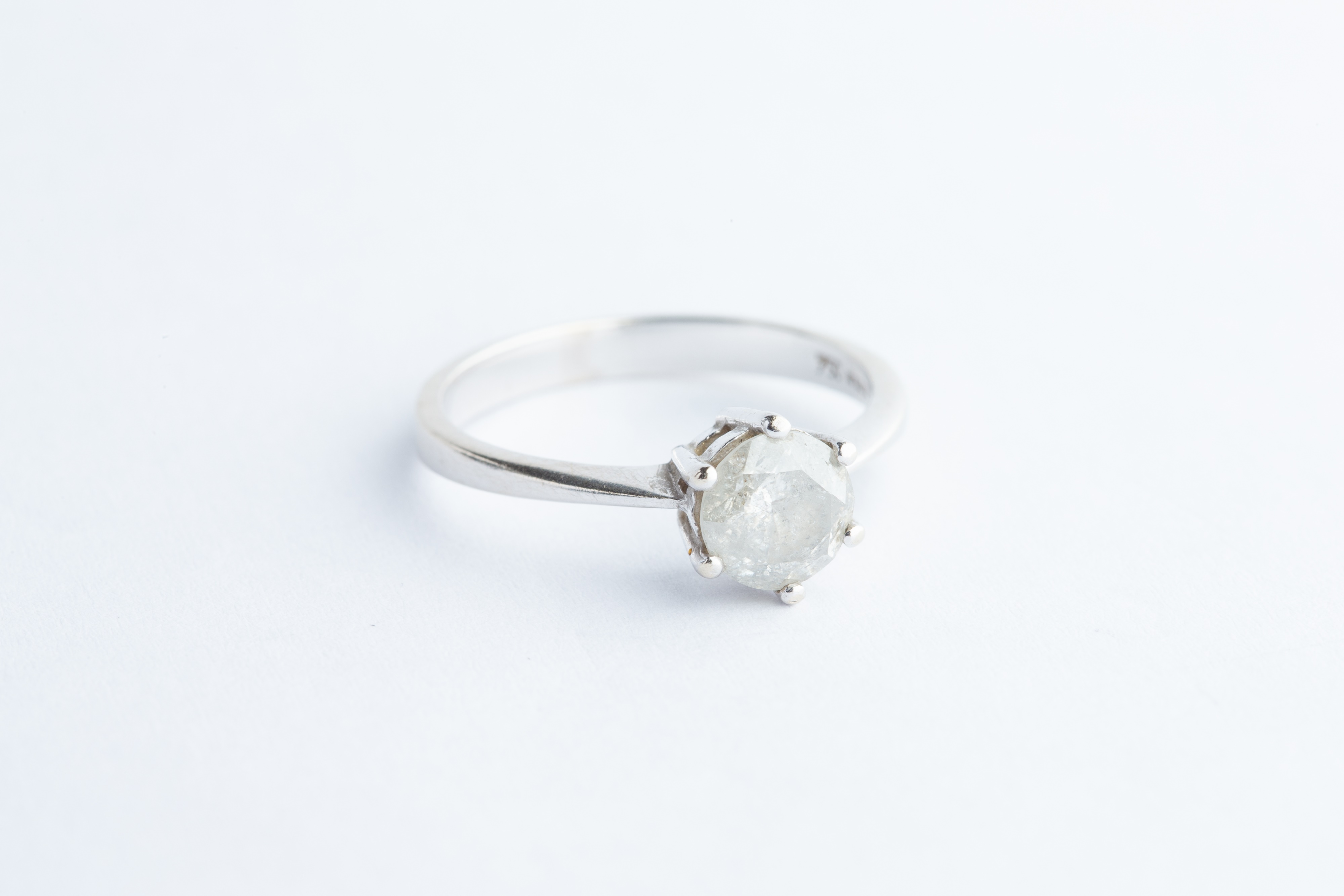 A 18ct White Gold Diamond Solitair Ring, - Image 2 of 4