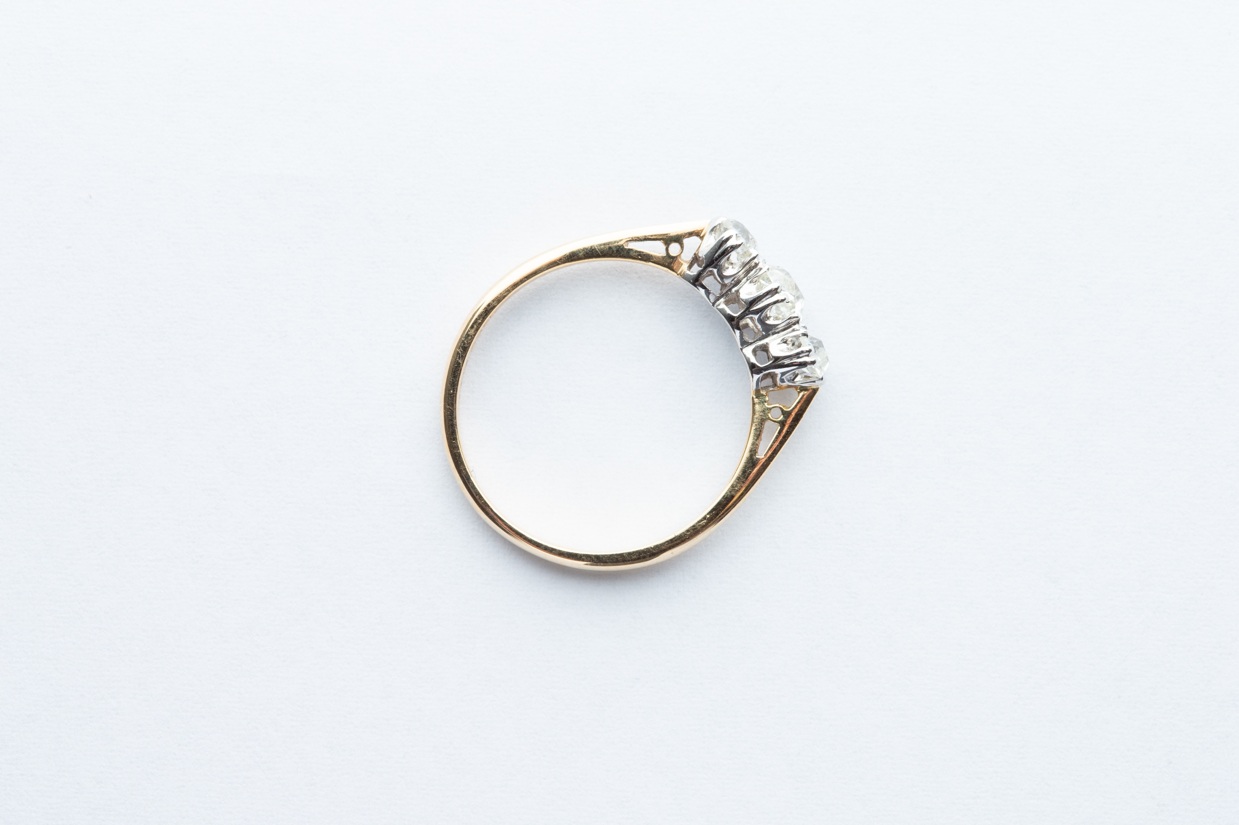 A 18ct Yellow Gold & Platinum Three Stone Diamond Ring, - Image 5 of 6