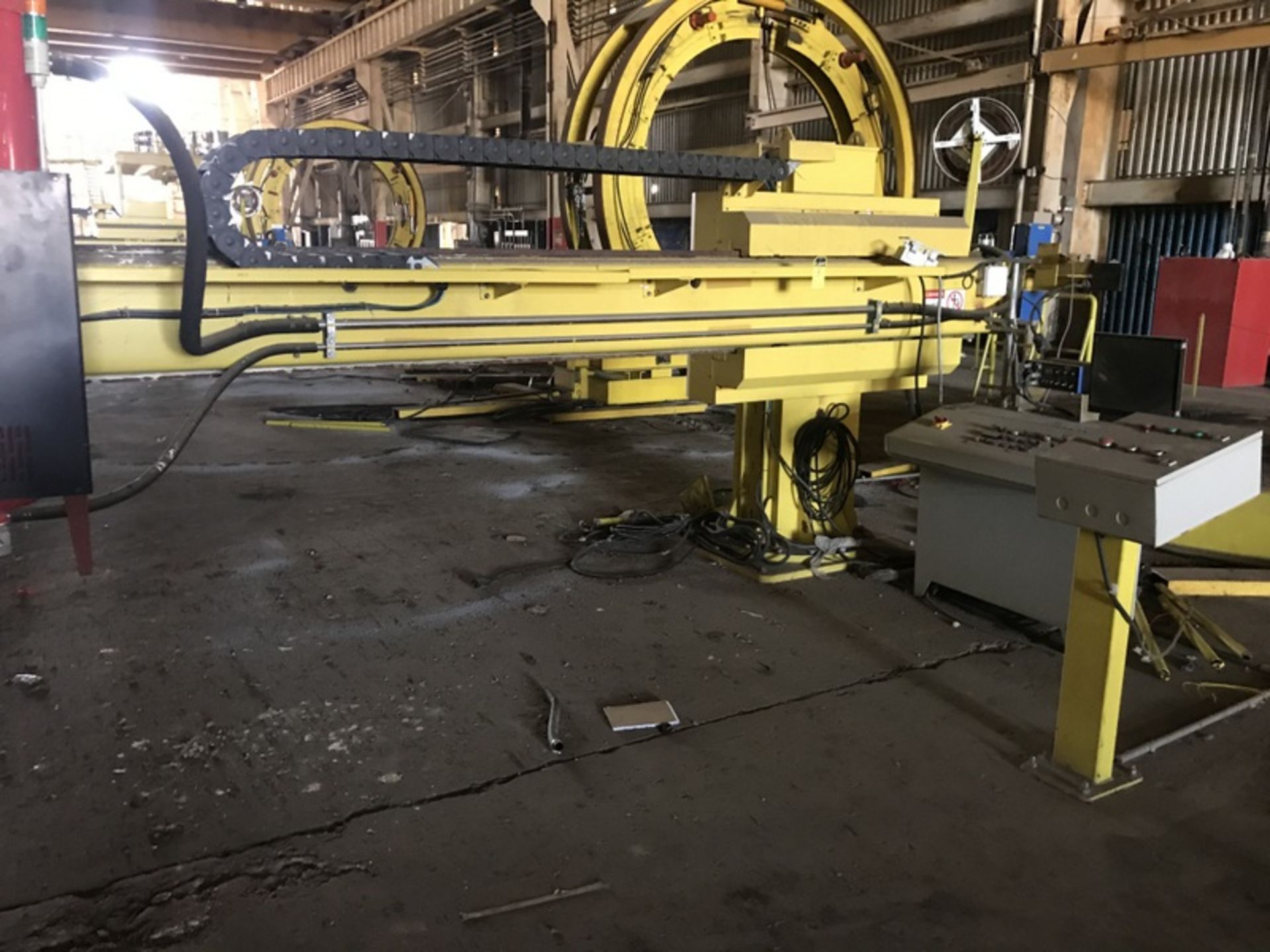 approx. 16' welding manipulator