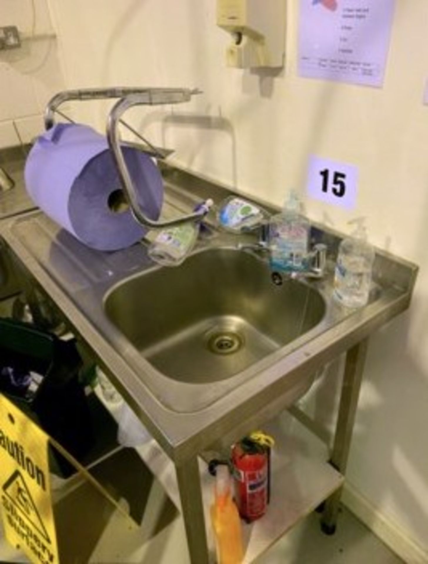 SINGLE SINK UNIT. LO £20